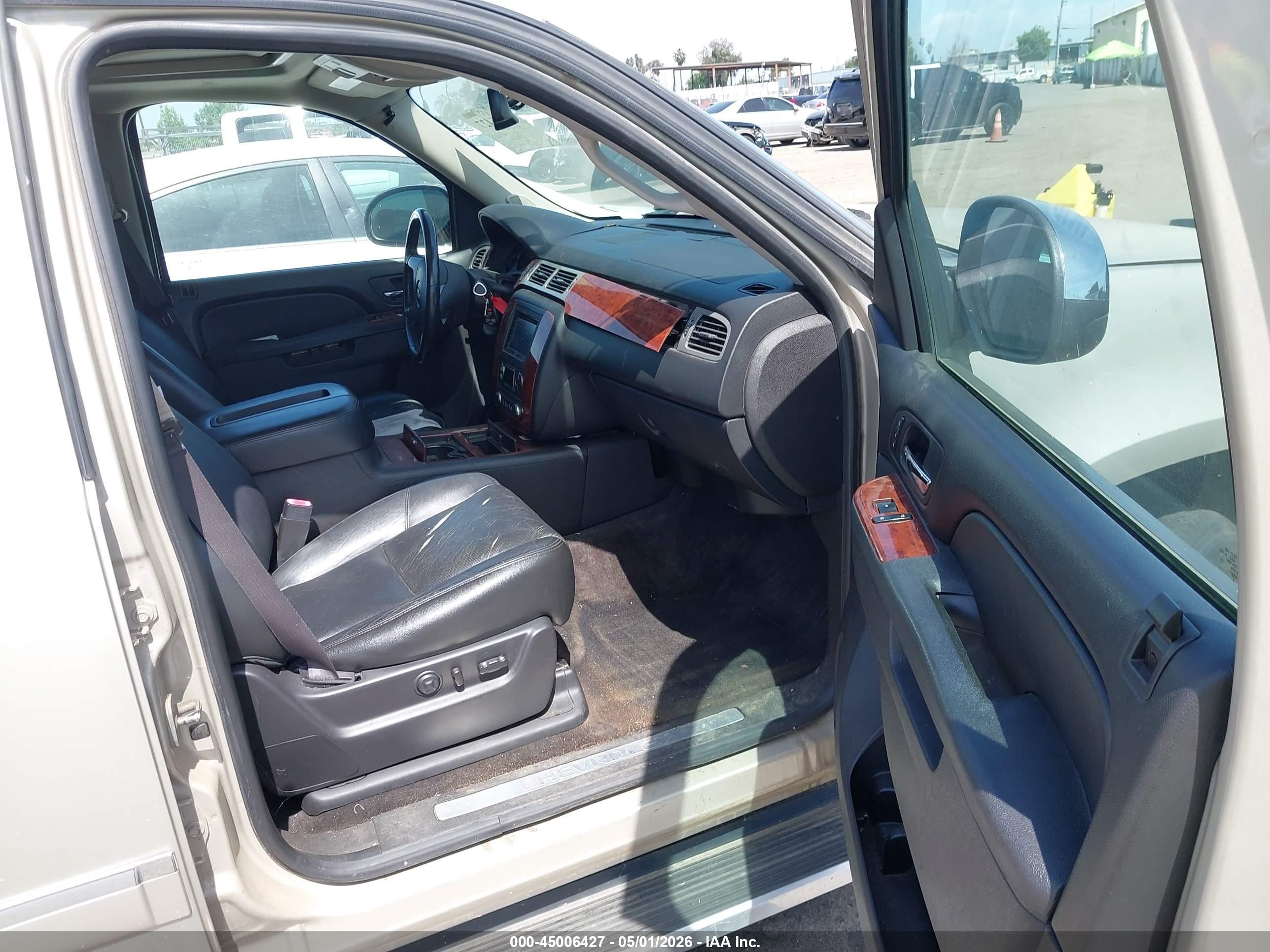 2014 Chevrolet Suburban 1500 Ltz Champagne vin: 1GNSCKE03ER109731