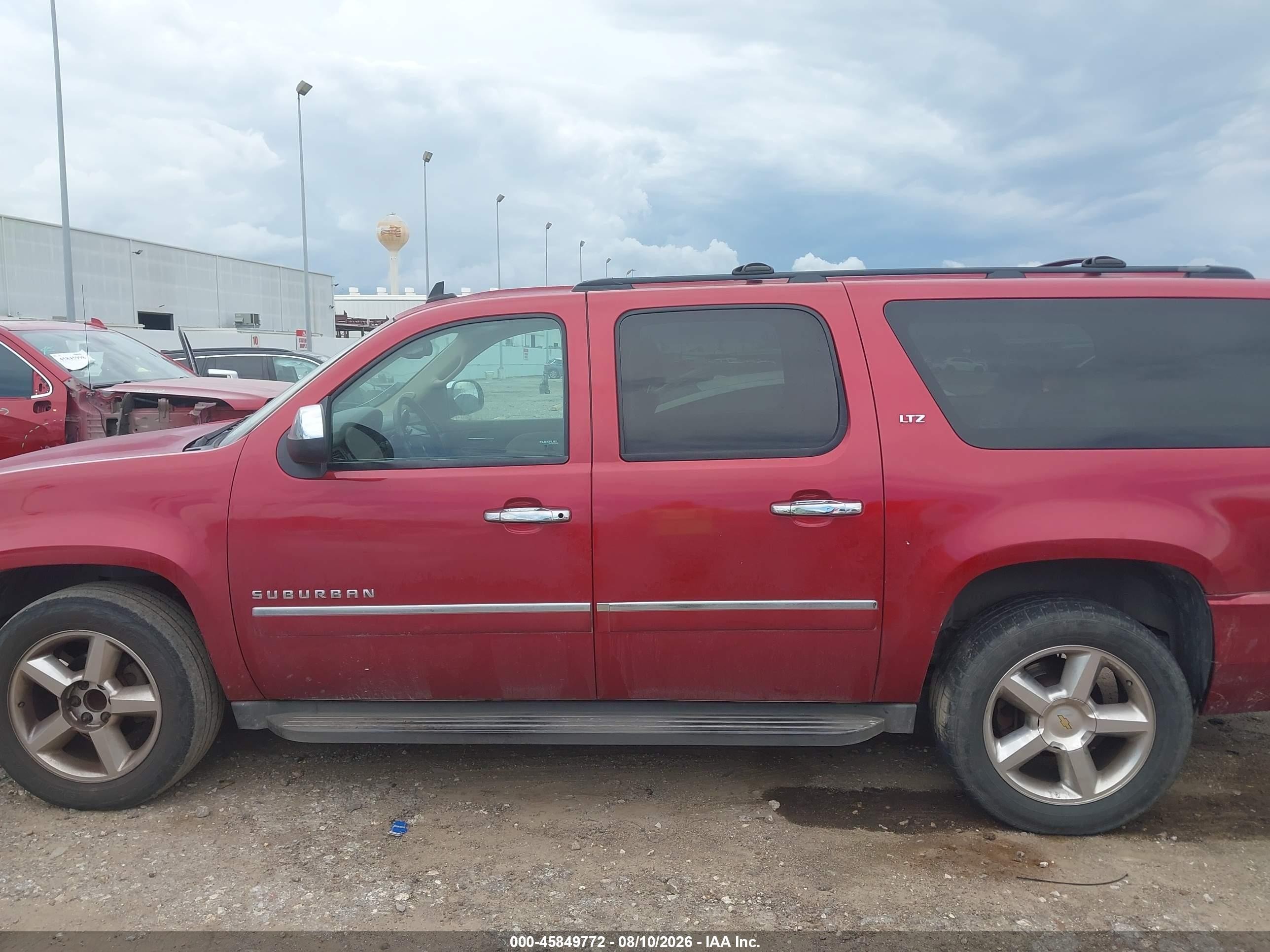 2014 Chevrolet Suburban Ltz Red vin: 1GNSCKE03ER172635