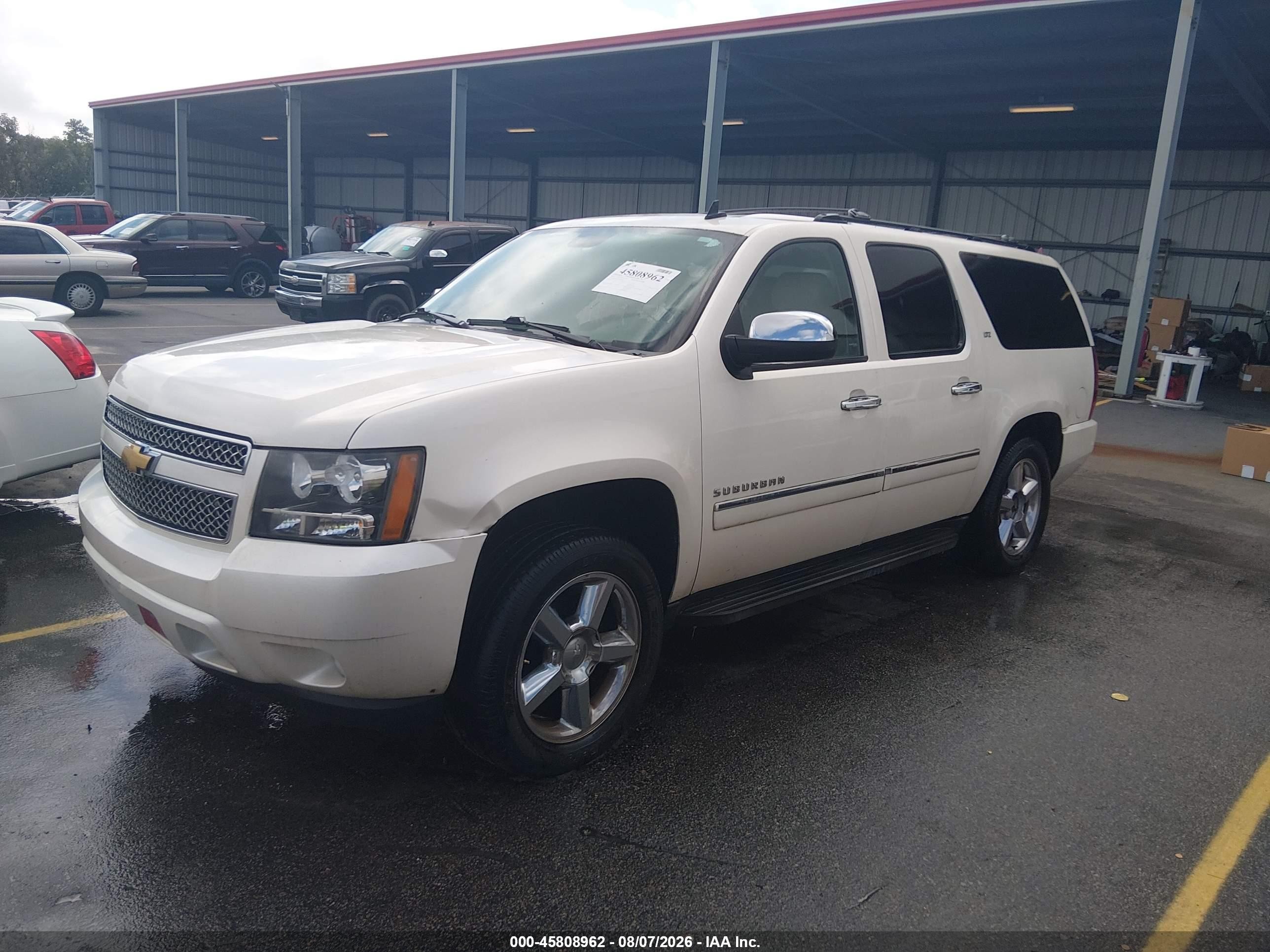 2013 Chevrolet Suburban 1500 Ltz White vin: 1GNSCKE05DR278079