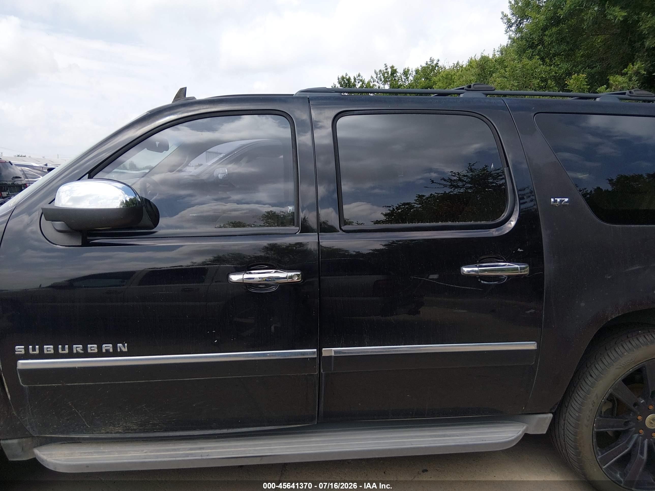 2013 Chevrolet Suburban Ltz Black vin: 1GNSCKE06DR169906