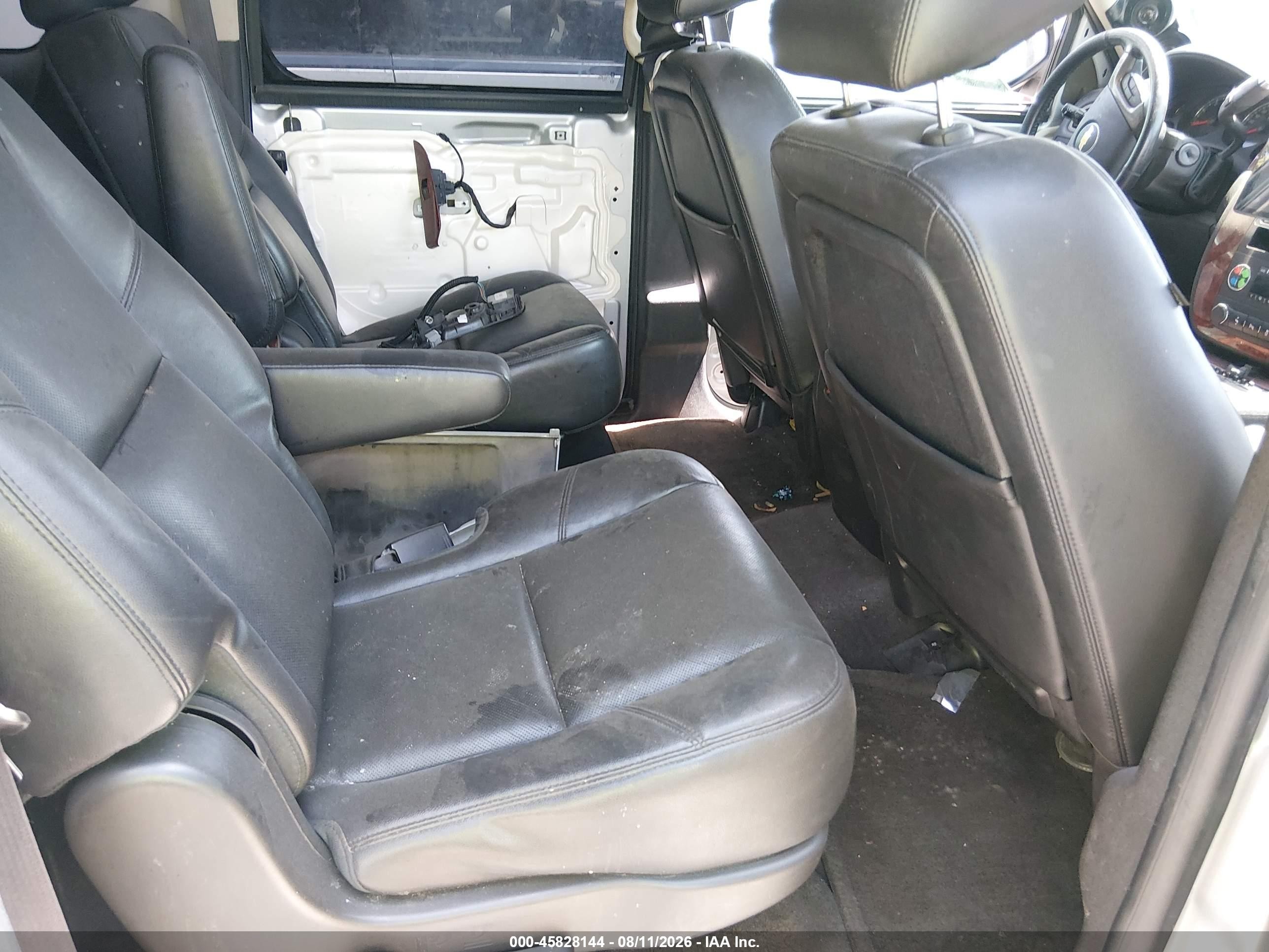 2012 Chevrolet Suburban Ltz Серебряный vin: 1GNSCKE07CR318175