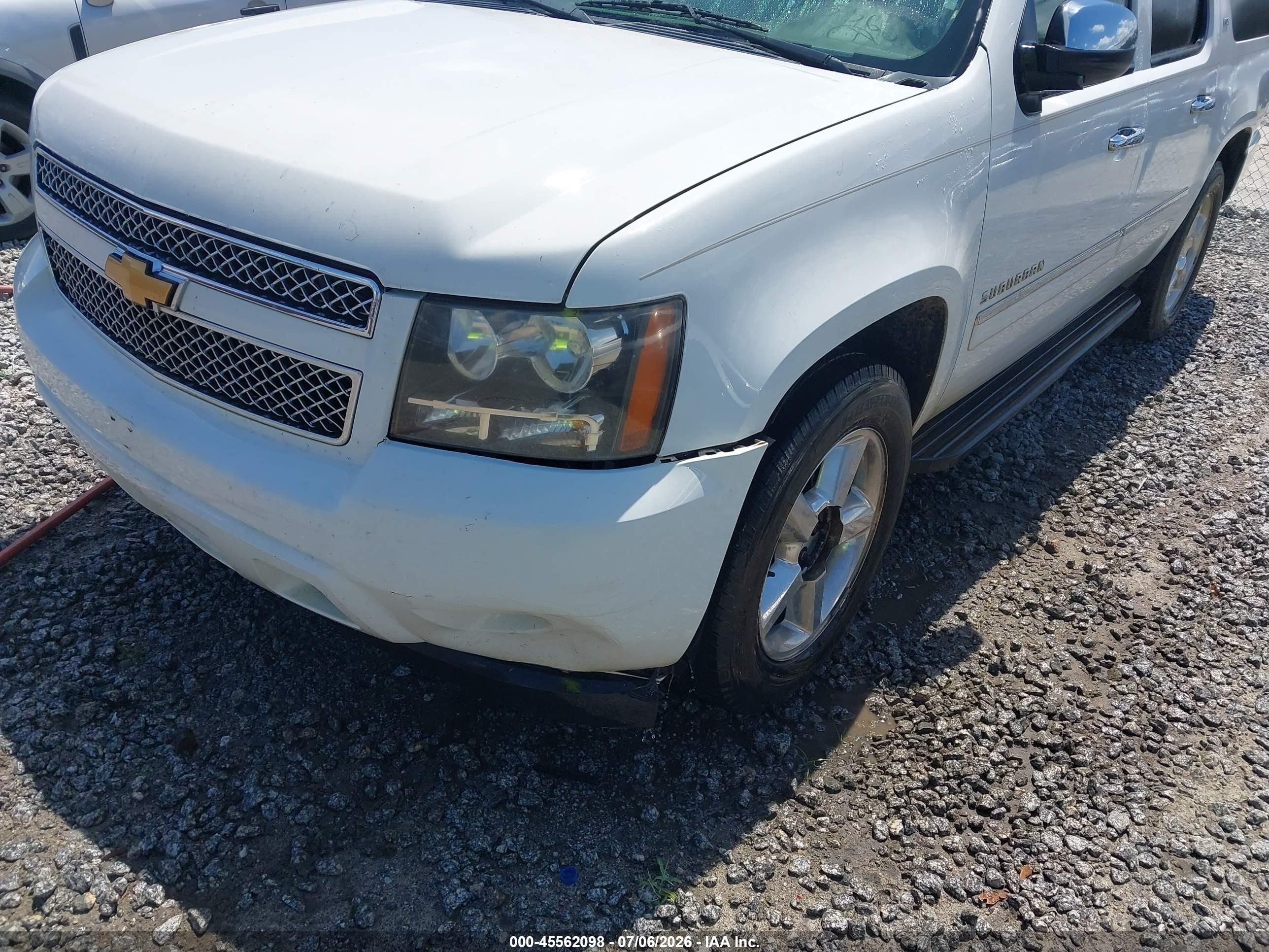 2012 Chevrolet Suburban 1500 Ltz White vin: 1GNSCKE09CR243575
