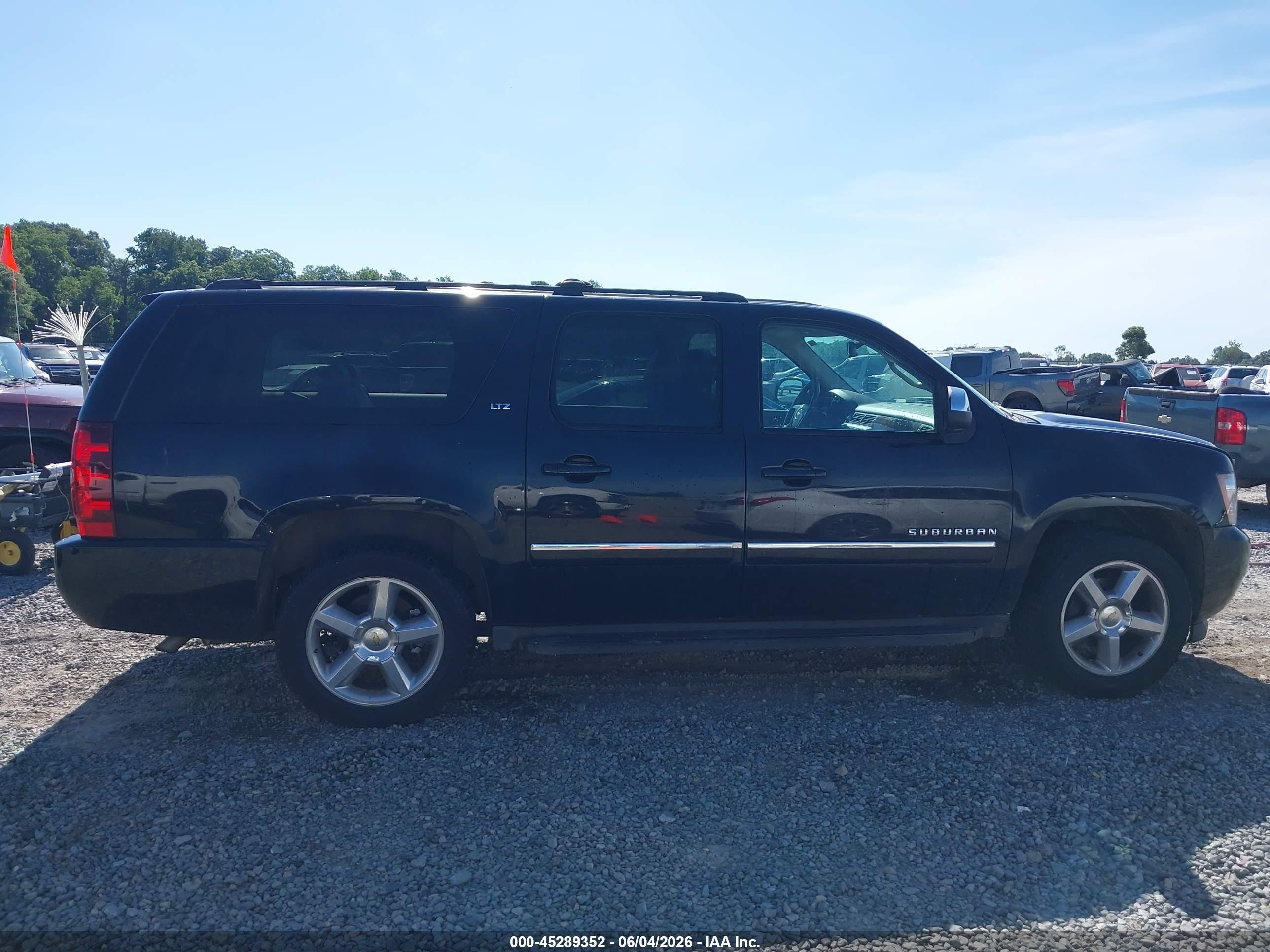 2013 Chevrolet Suburban 1500 Ltz Black vin: 1GNSCKE09DR106749