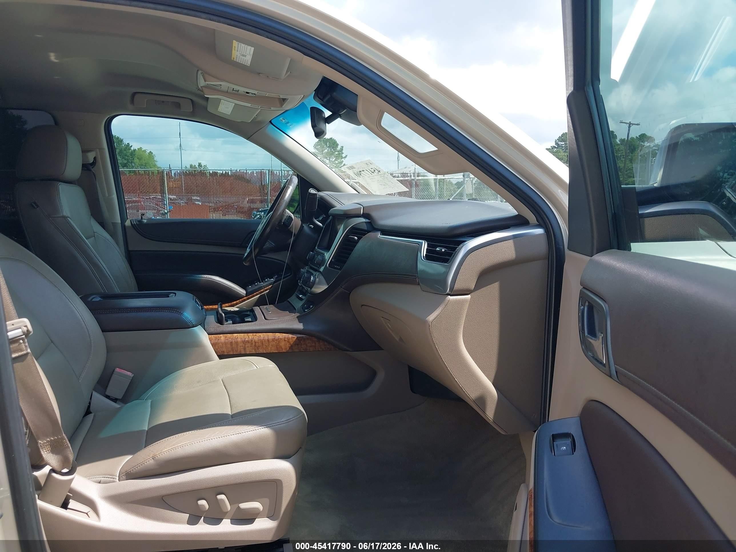 2015 Chevrolet Suburban Ltz Beige vin: 1GNSCKKC0FR156988