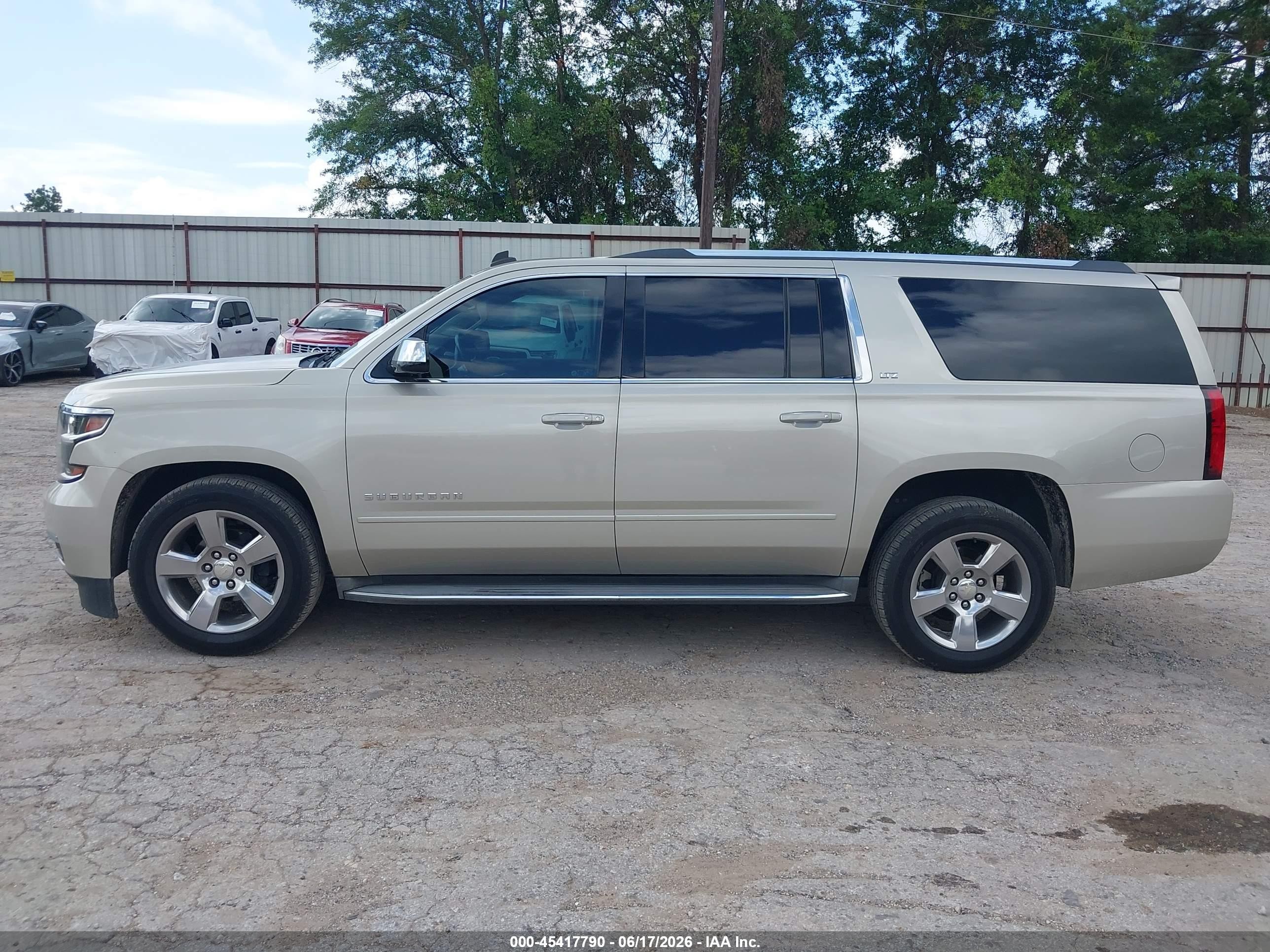 2015 Chevrolet Suburban Ltz Beige vin: 1GNSCKKC0FR156988