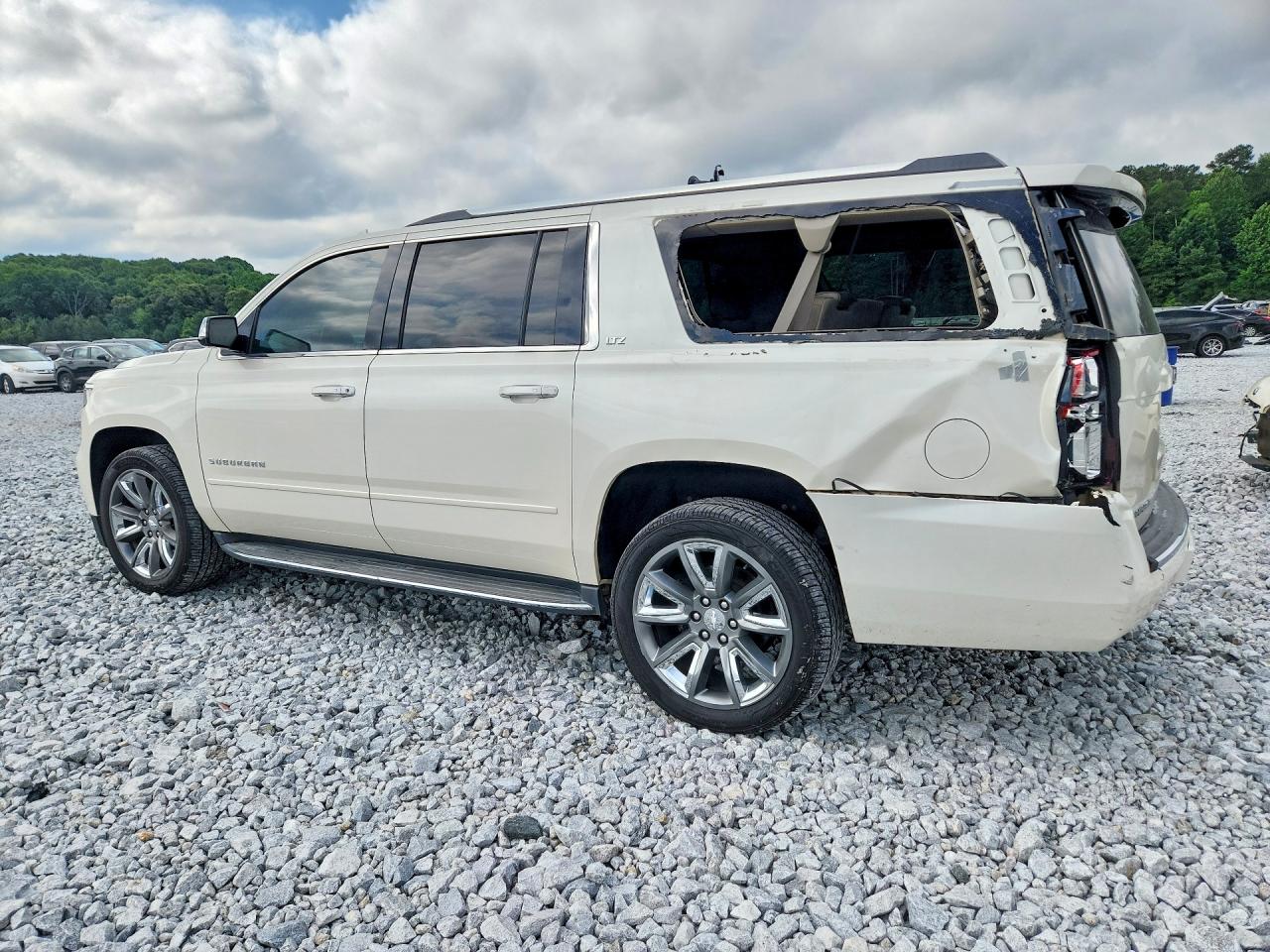 2015 Chevrolet Suburban C1500 Ltz White vin: 1GNSCKKC2FR697492
