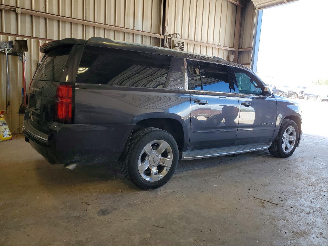 2015 Chevrolet Suburban C1500 Ltz Charcoal vin: 1GNSCKKC4FR269553