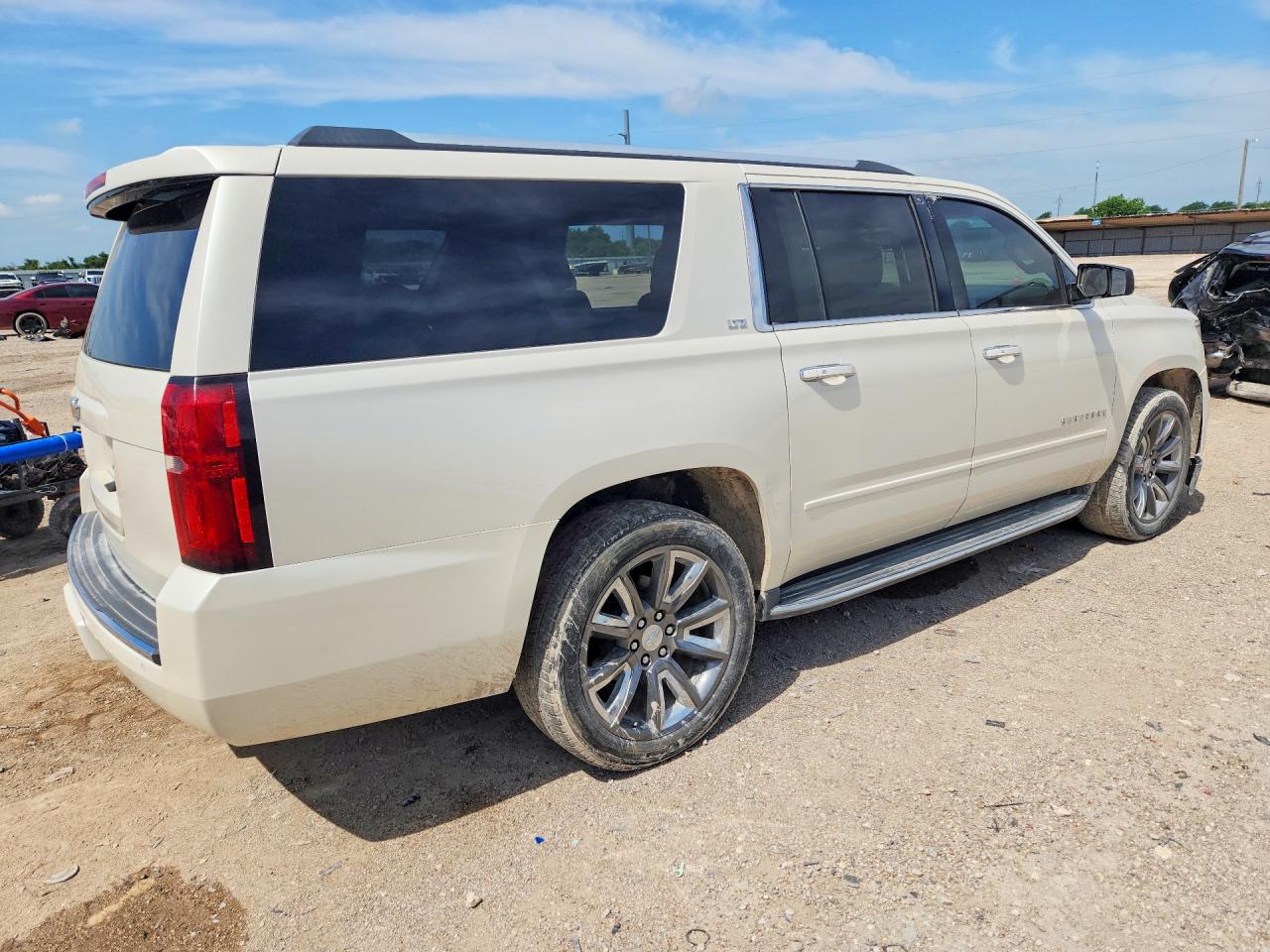 2015 Chevrolet Suburban C1500 Ltz White vin: 1GNSCKKC5FR629042