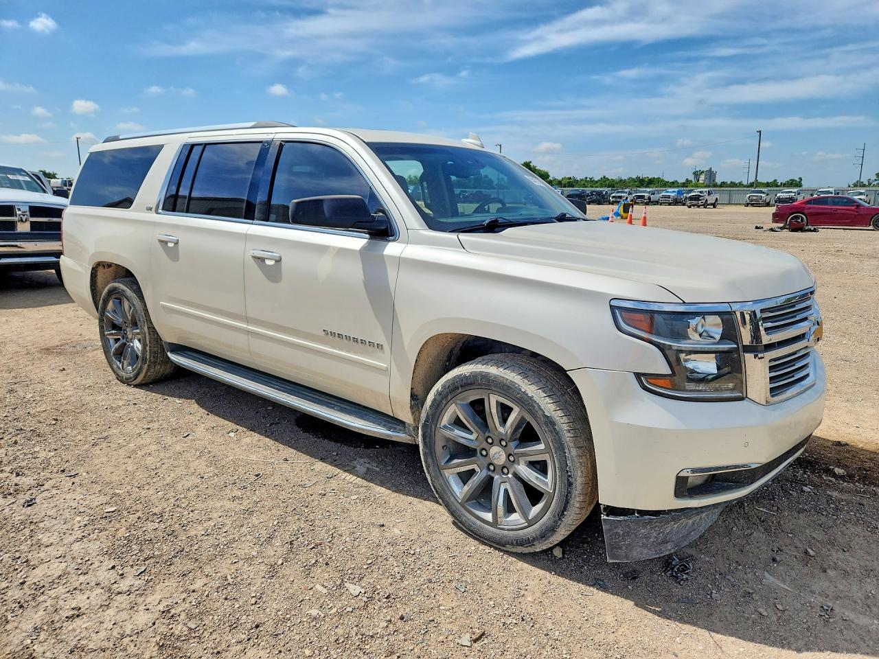 2015 Chevrolet Suburban C1500 Ltz White vin: 1GNSCKKC5FR629042