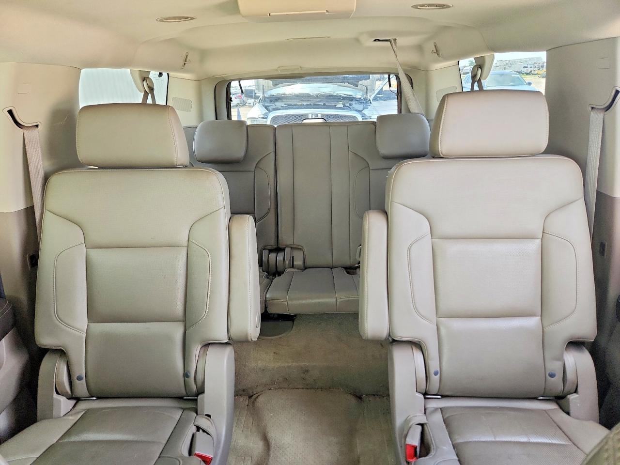 2015 Chevrolet Suburban C1500 Ltz White vin: 1GNSCKKC5FR629042