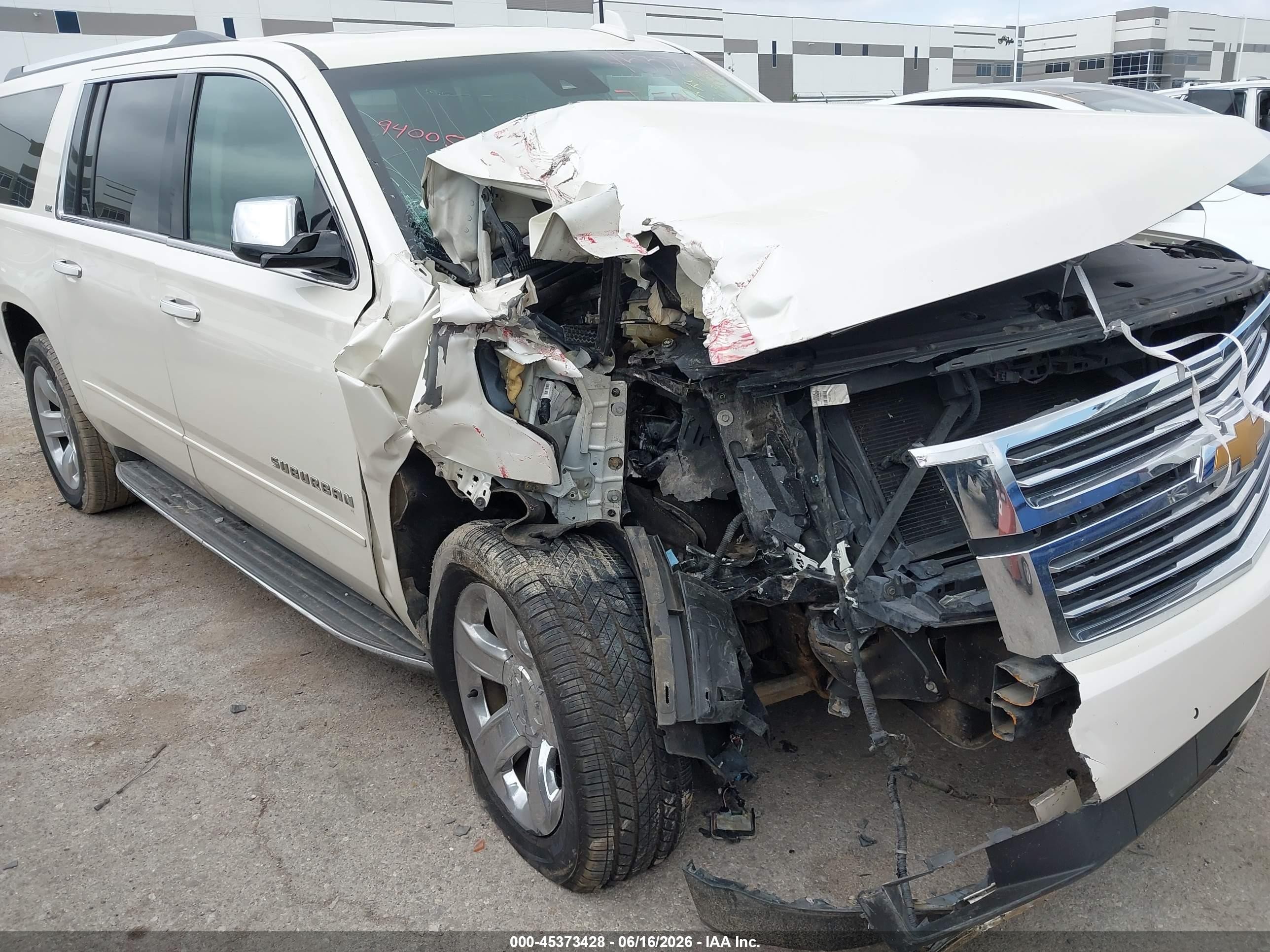 2015 Chevrolet Suburban Ltz White vin: 1GNSCKKC5FR715967