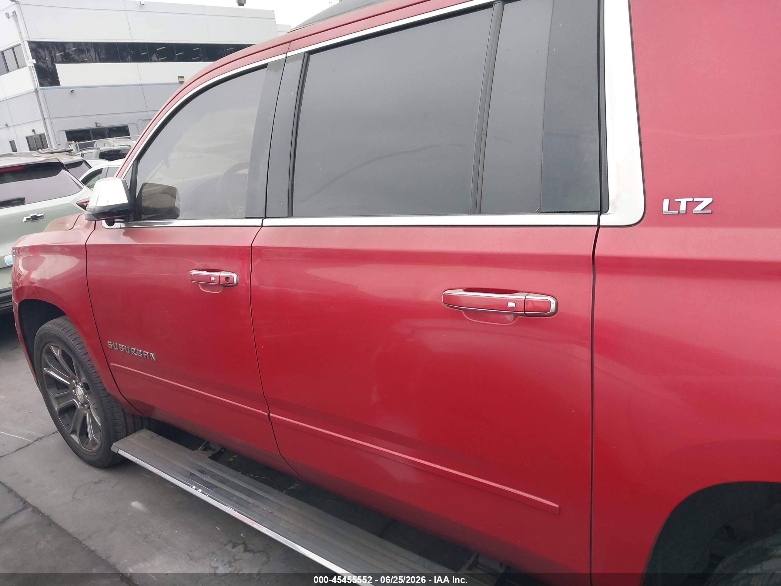 2015 Chevrolet Suburban Ltz Red vin: 1GNSCKKC6FR254388