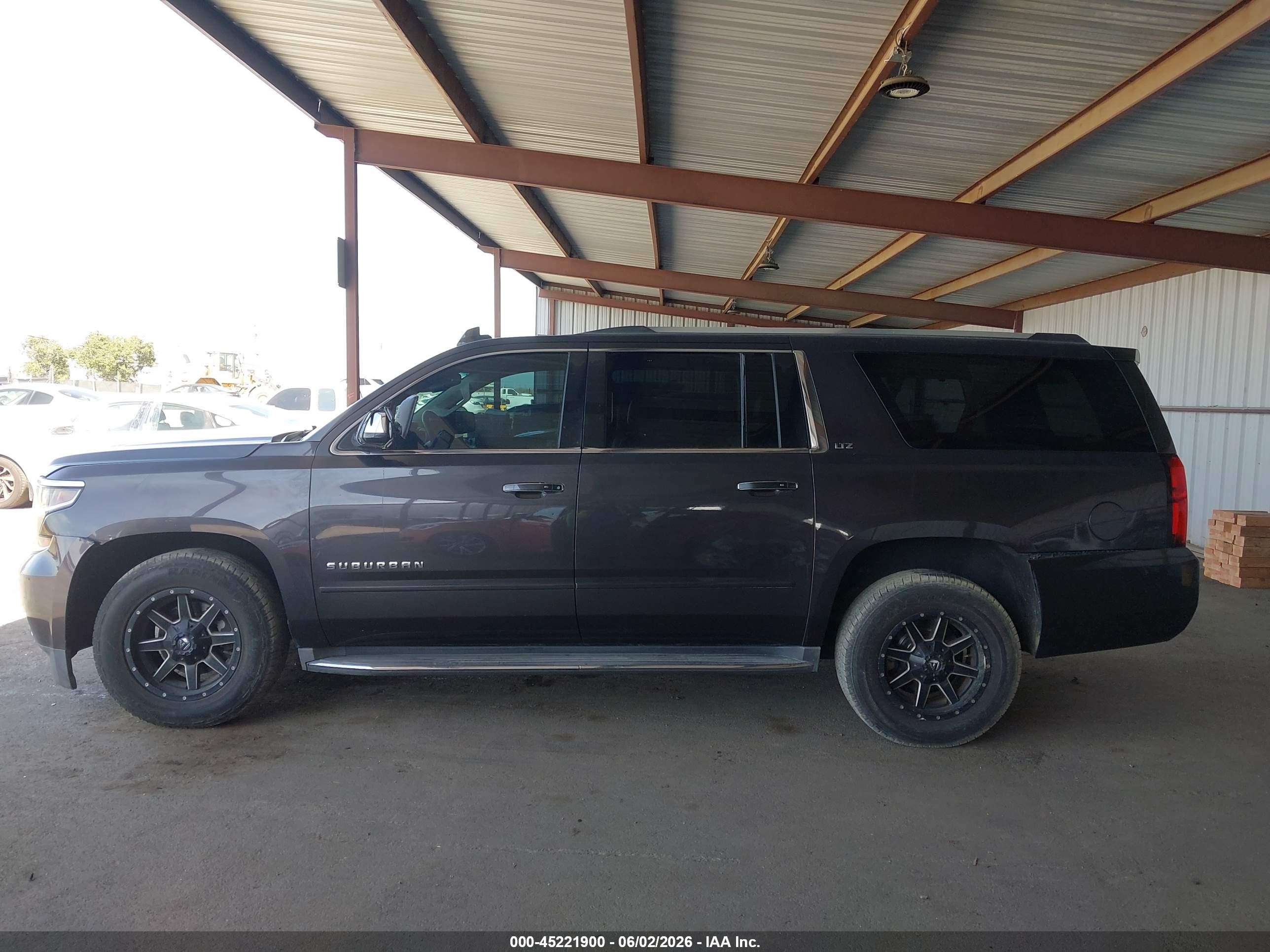 2015 Chevrolet Suburban 1500 Ltz Beige vin: 1GNSCKKC8FR679319