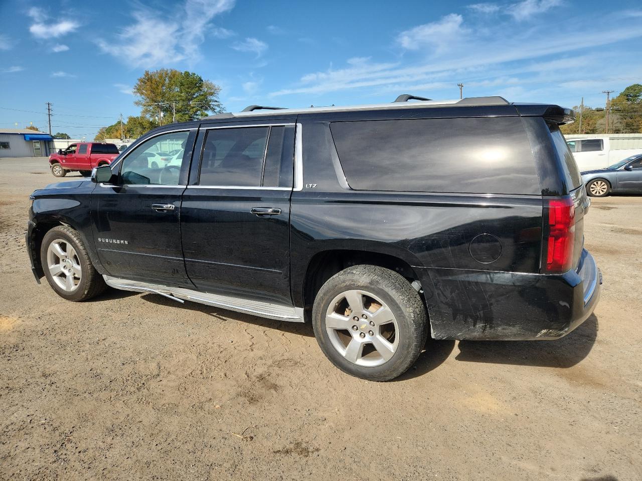 2015 Chevrolet Suburban C1500 Ltz Черный vin: 1GNSCKKC9FR263117