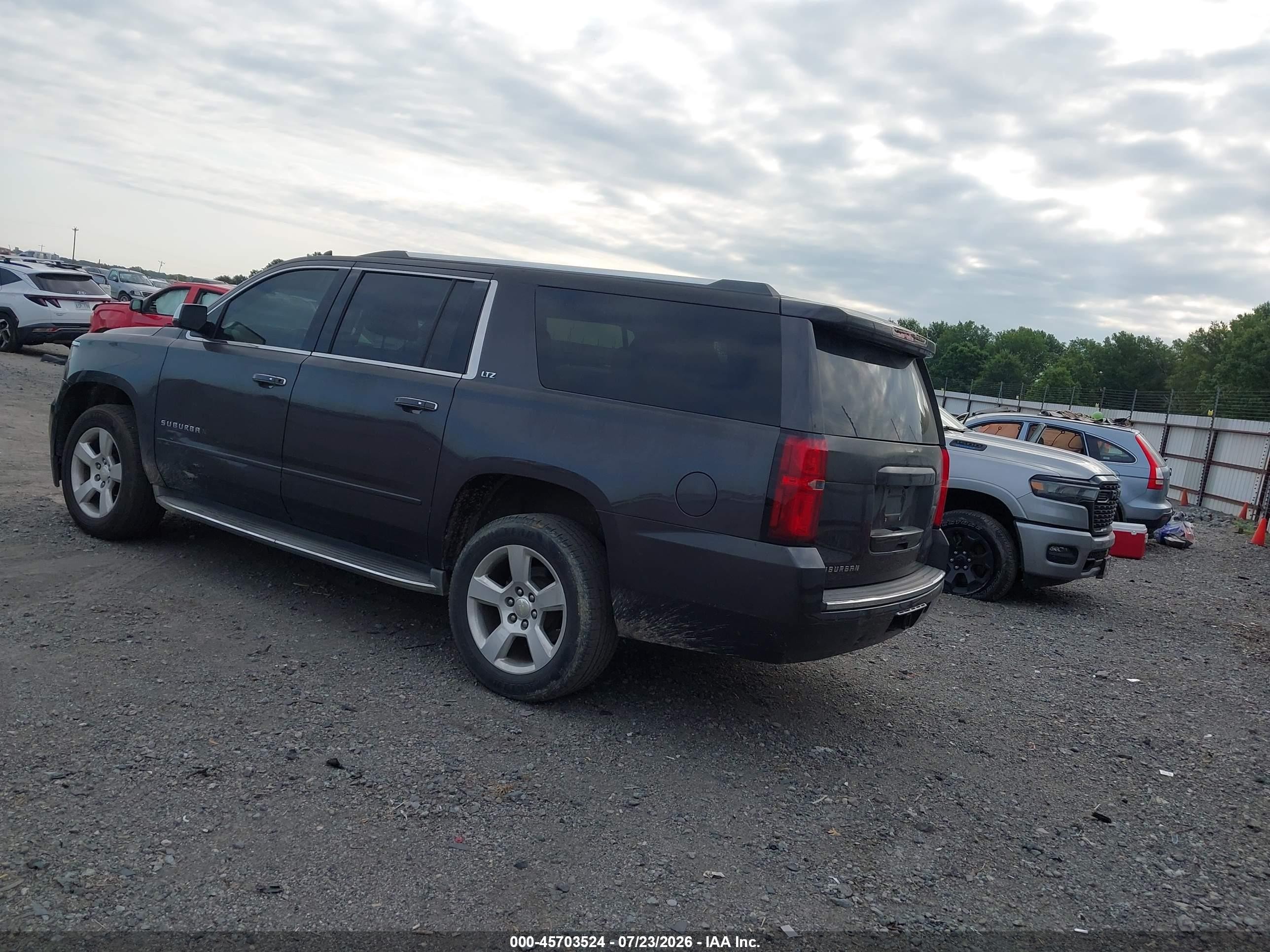 2015 Chevrolet Suburban 1500 Ltz Black vin: 1GNSCKKC9FR585224