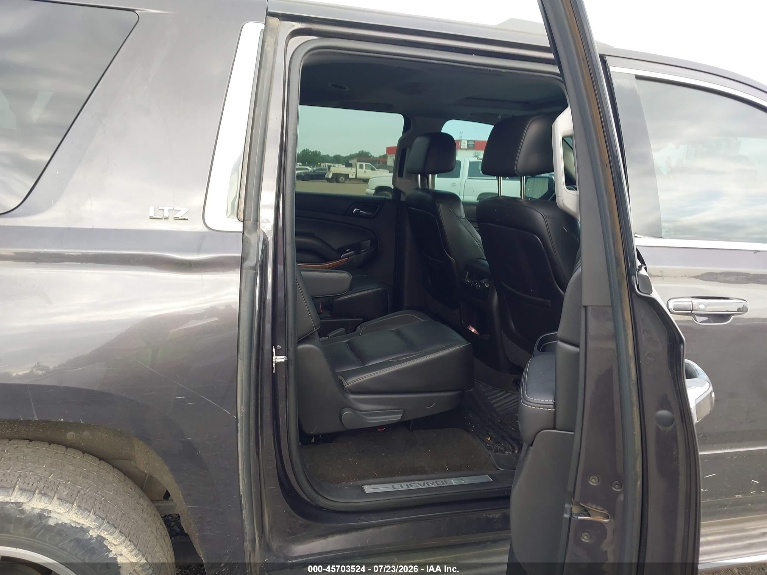 2015 Chevrolet Suburban 1500 Ltz Black vin: 1GNSCKKC9FR585224
