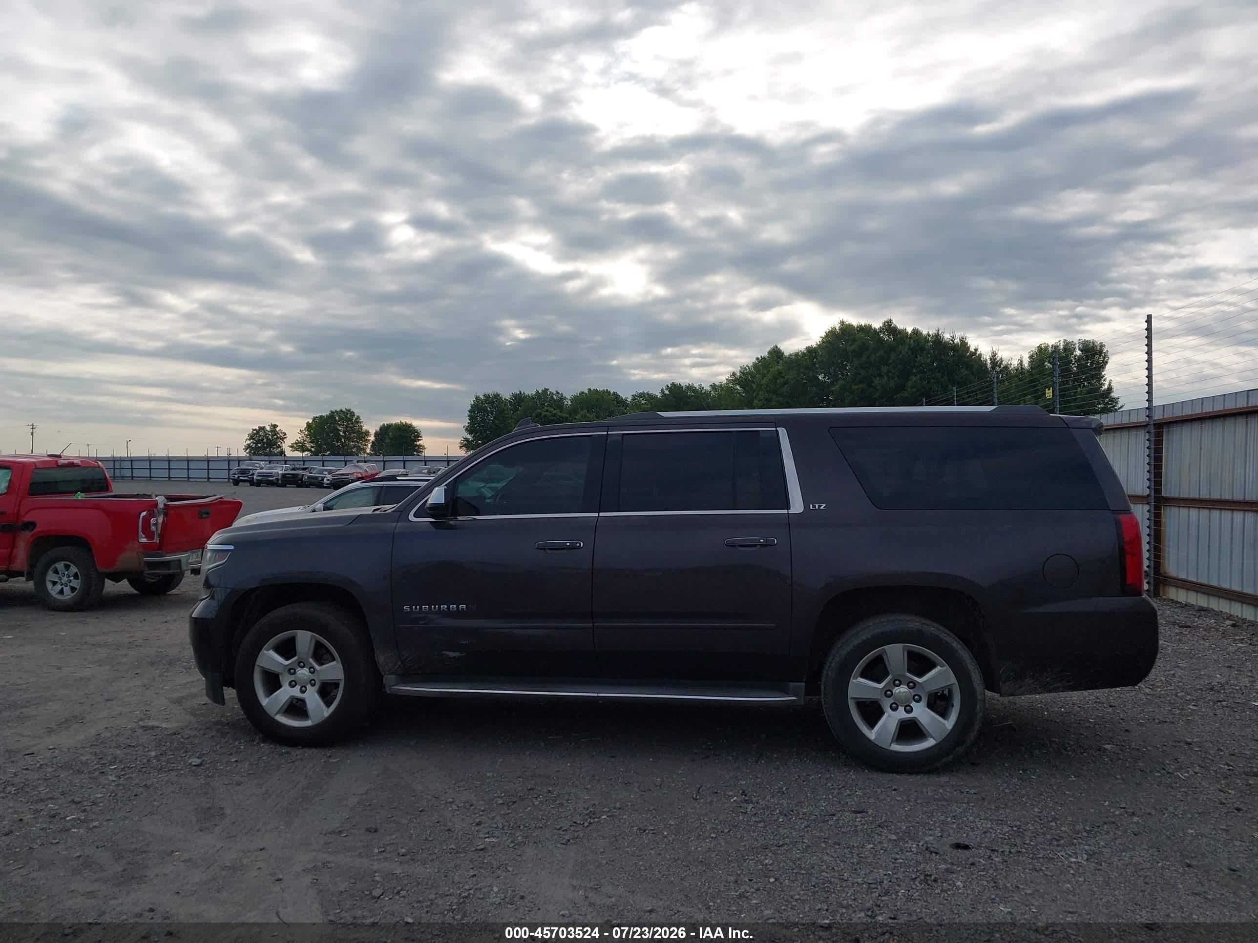 2015 Chevrolet Suburban 1500 Ltz Black vin: 1GNSCKKC9FR585224