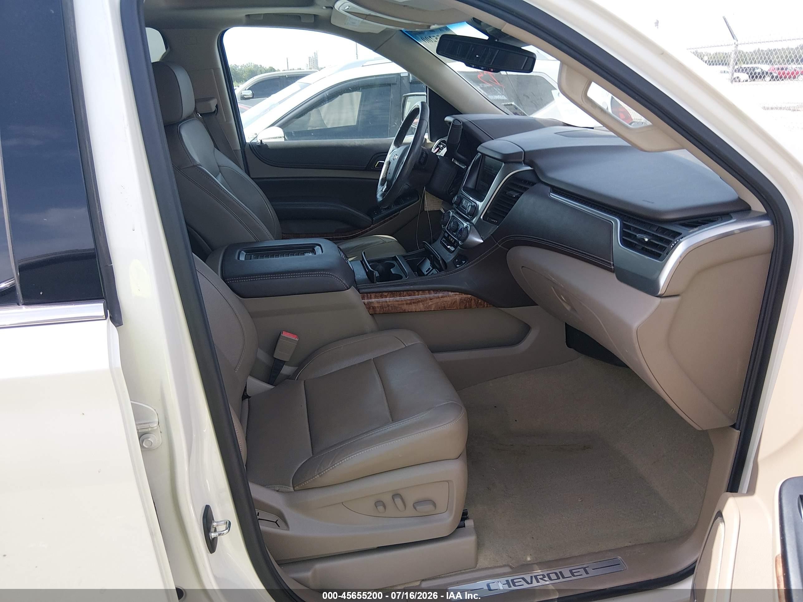 2015 Chevrolet Suburban Ltz Cream vin: 1GNSCKKC9FR722579