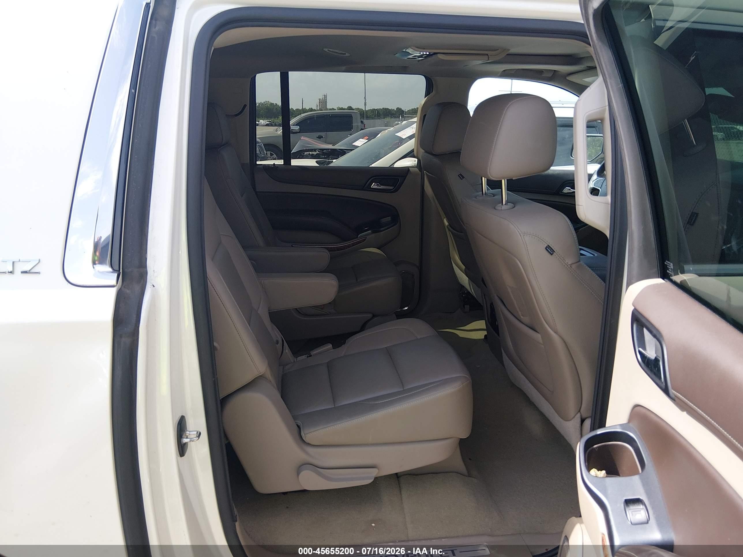 2015 Chevrolet Suburban Ltz Cream vin: 1GNSCKKC9FR722579