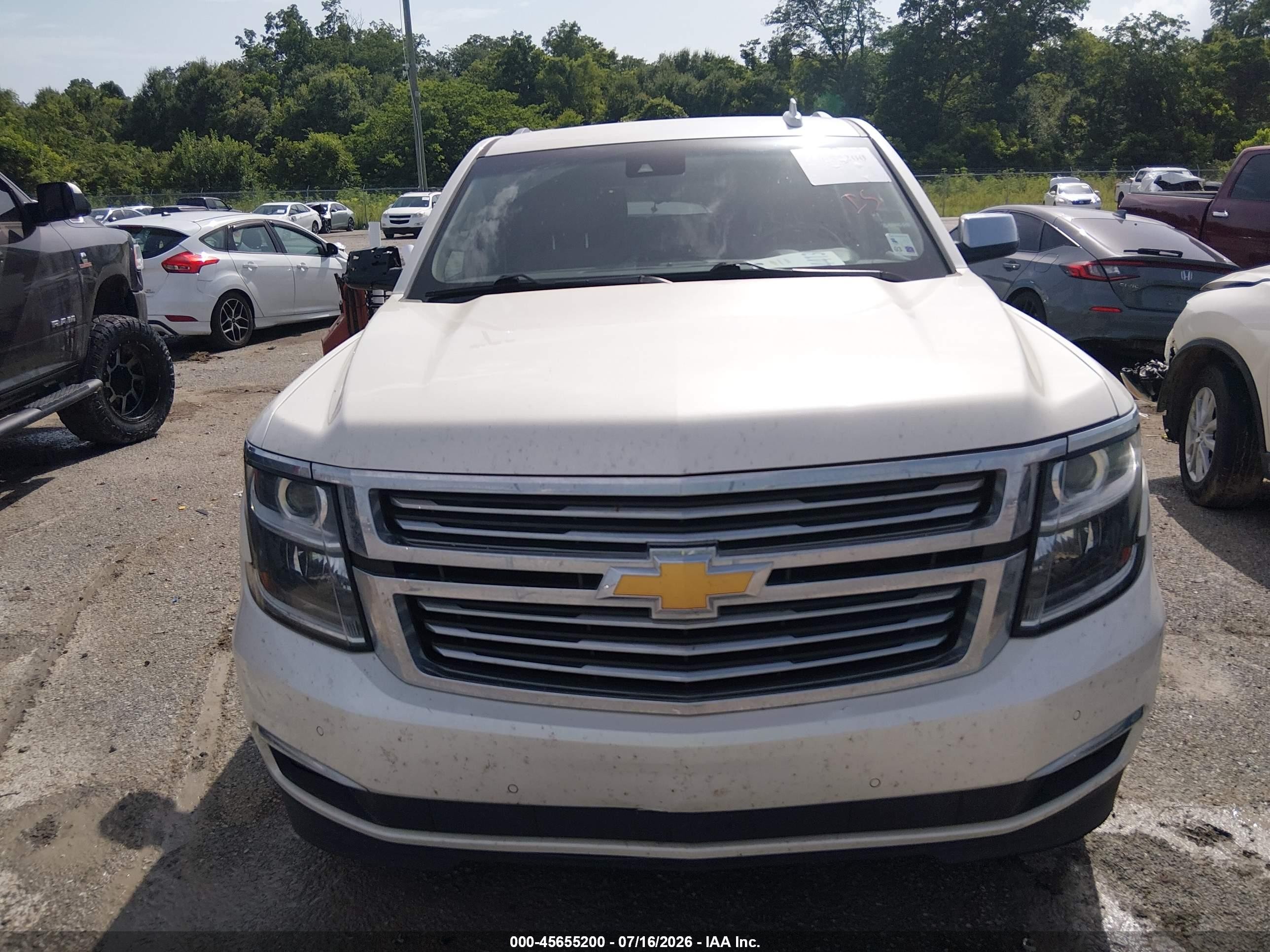 2015 Chevrolet Suburban Ltz Cream vin: 1GNSCKKC9FR722579