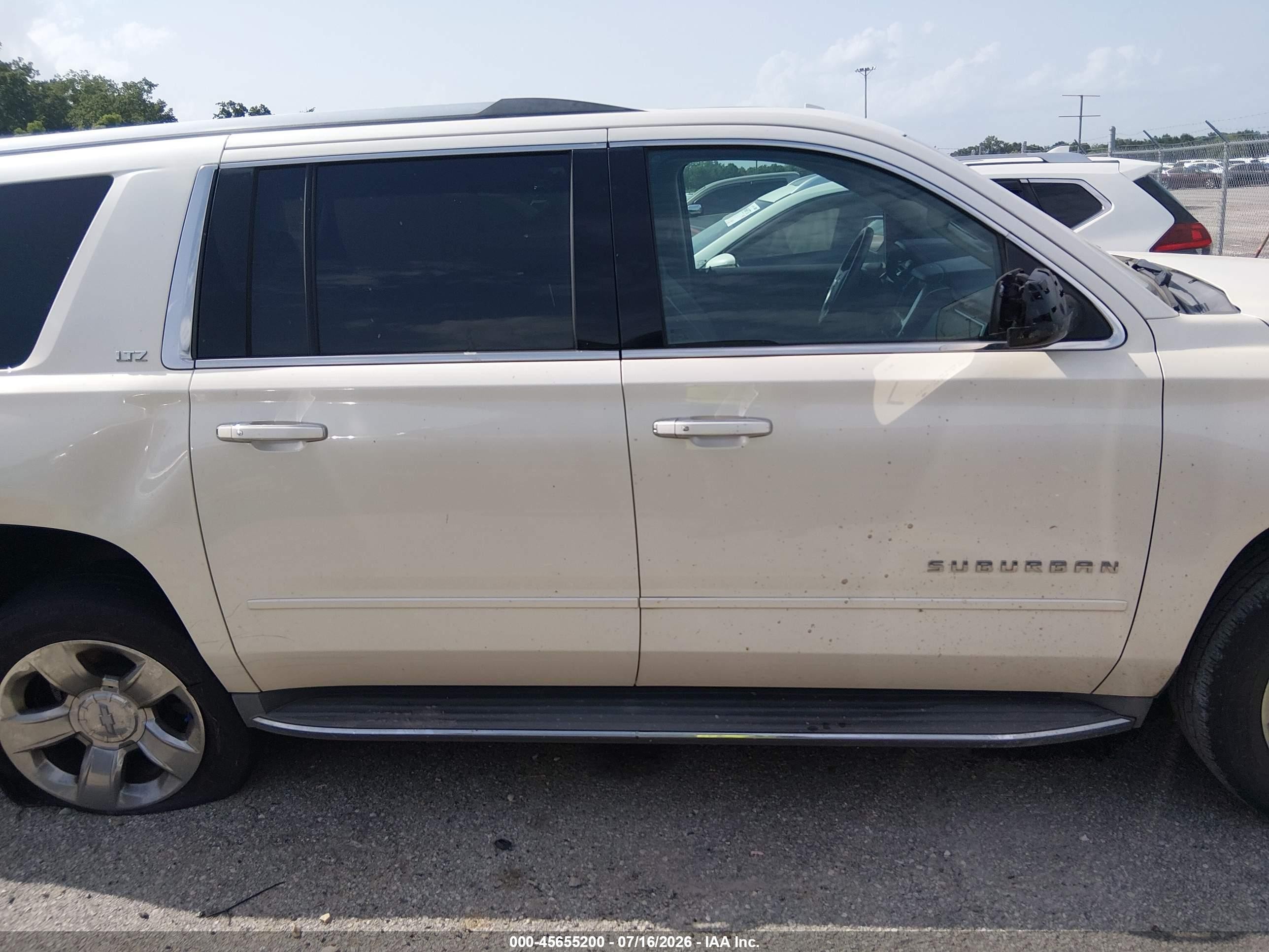 2015 Chevrolet Suburban Ltz Cream vin: 1GNSCKKC9FR722579
