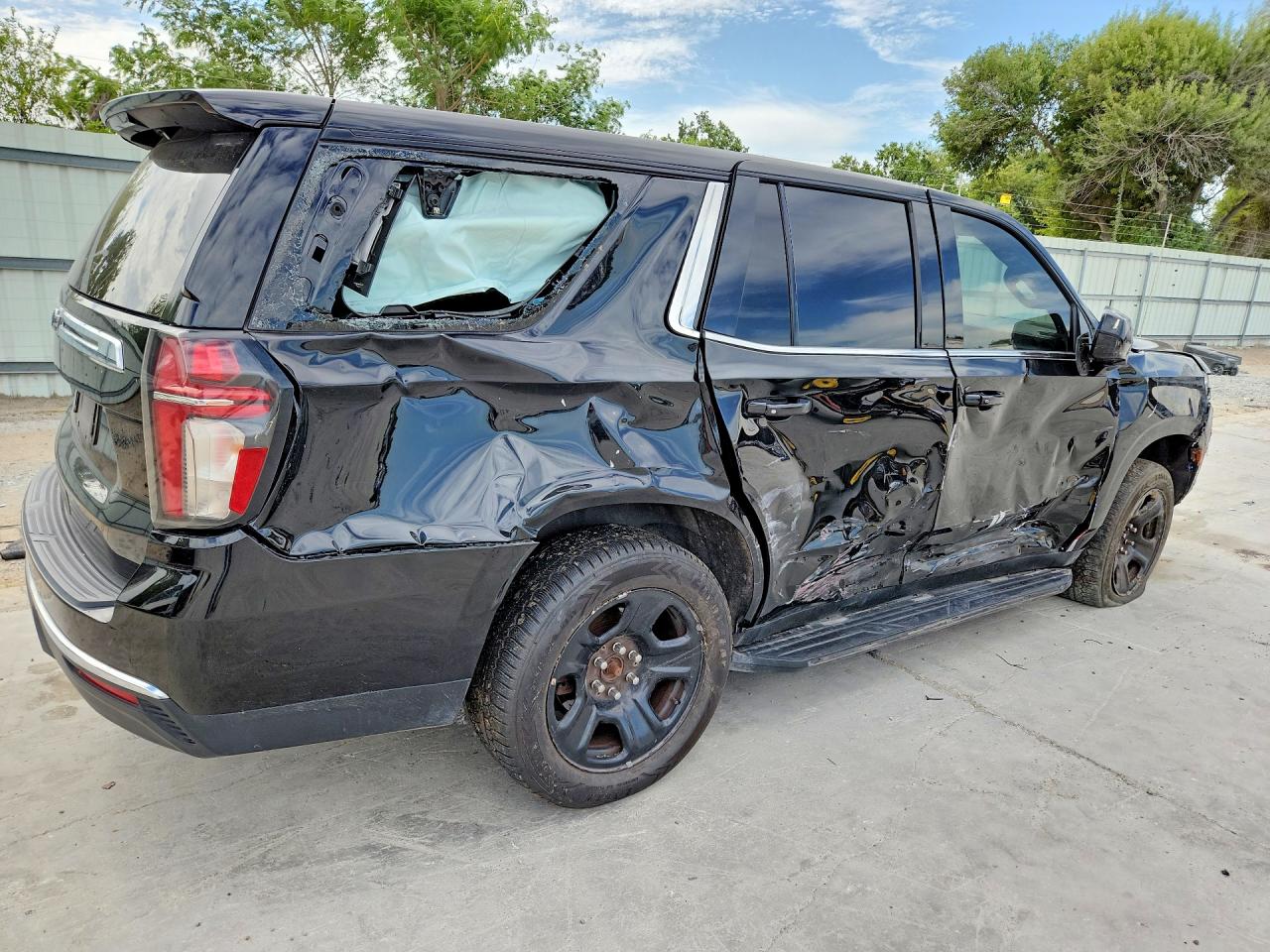 2022 Chevrolet Tahoe C1500 Black vin: 1GNSCLED3NR266460