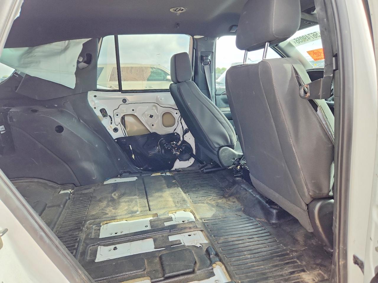 2022 Chevrolet Tahoe C1500 Белый vin: 1GNSCLEDXNR247792