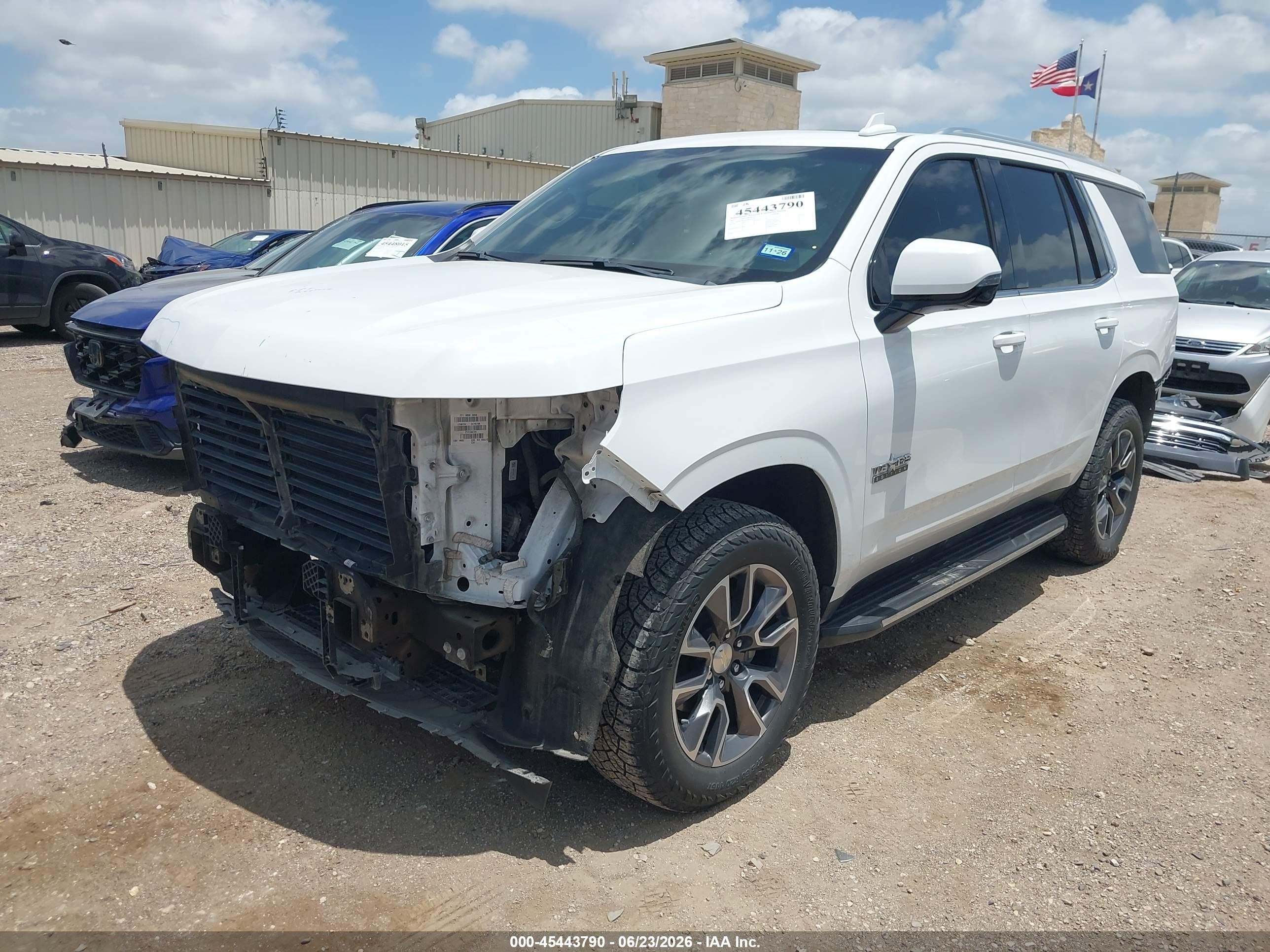 2021 Chevrolet Tahoe 2wd Lt White vin: 1GNSCNKD2MR243718