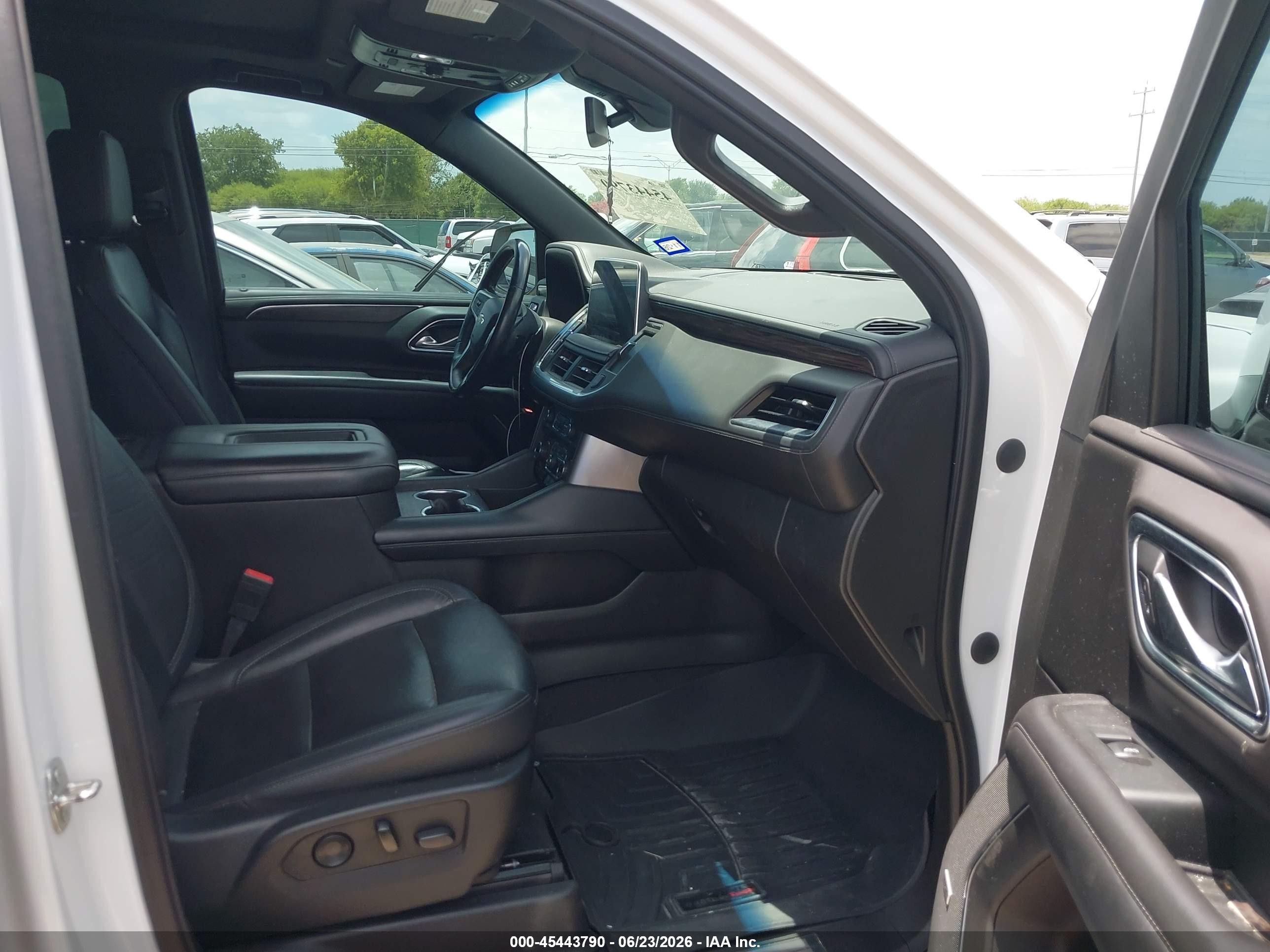 2021 Chevrolet Tahoe 2wd Lt White vin: 1GNSCNKD2MR243718