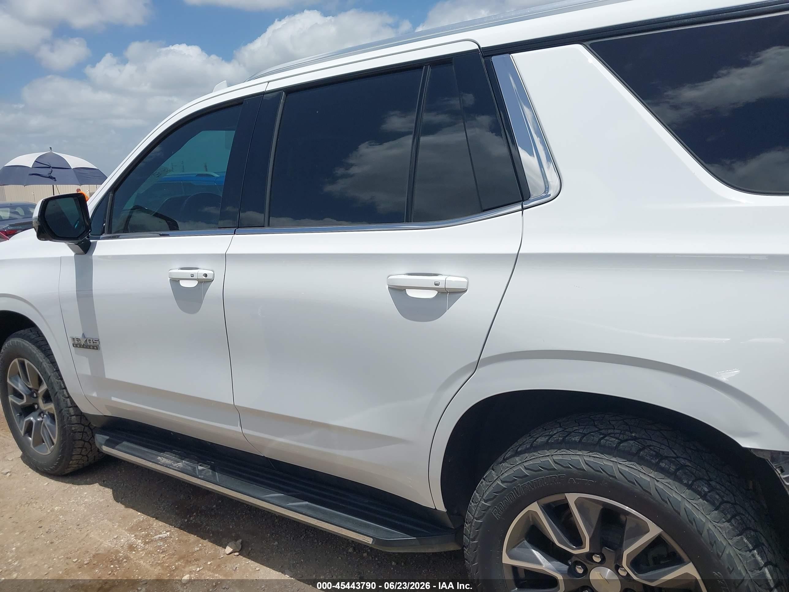 2021 Chevrolet Tahoe 2wd Lt White vin: 1GNSCNKD2MR243718