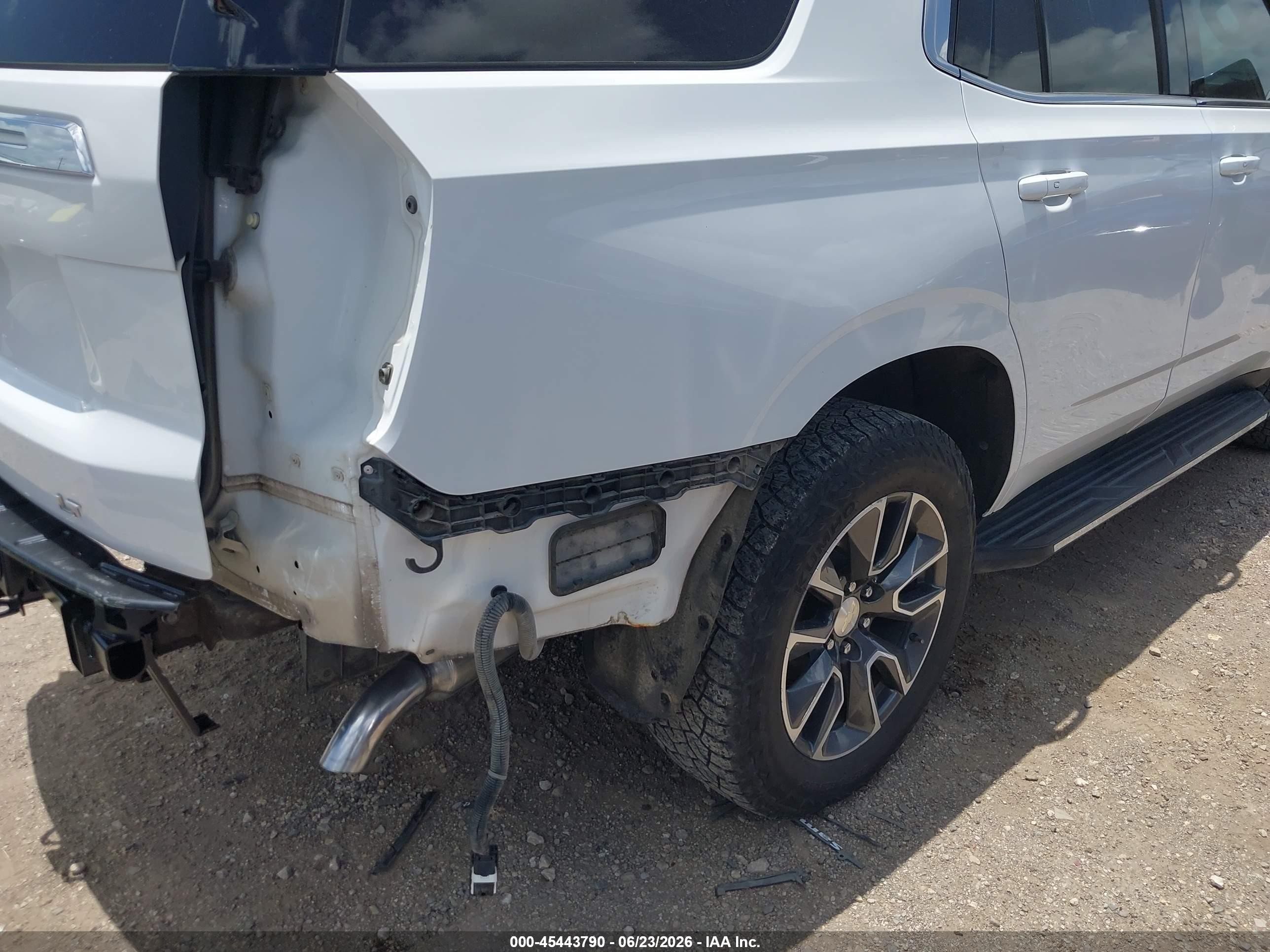 2021 Chevrolet Tahoe 2wd Lt White vin: 1GNSCNKD2MR243718