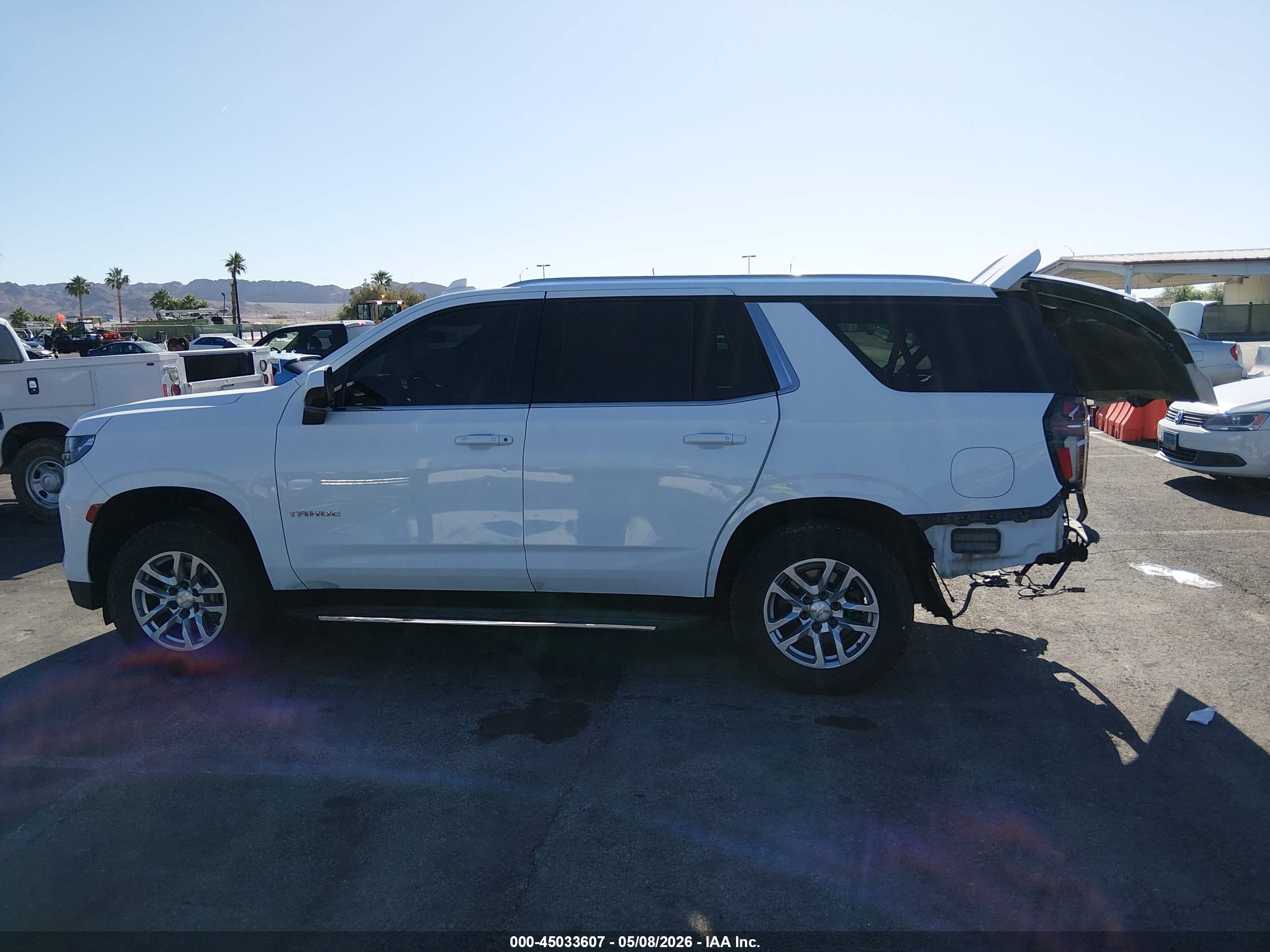 2021 Chevrolet Tahoe 2wd Lt Белый vin: 1GNSCNKD3MR359784