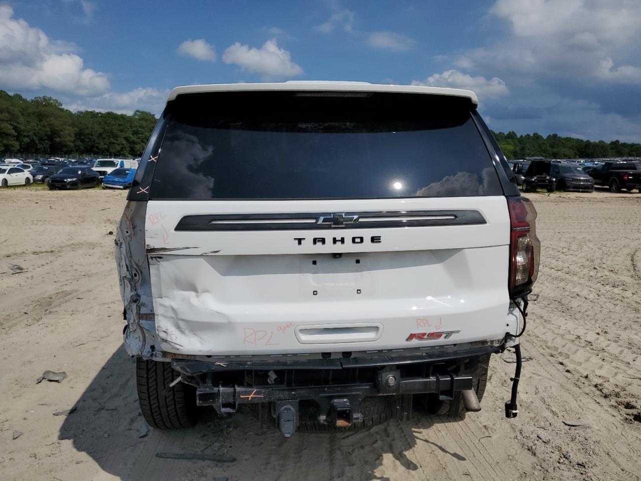2021 Chevrolet Tahoe C1500 Rst White vin: 1GNSCRKD3MR408408