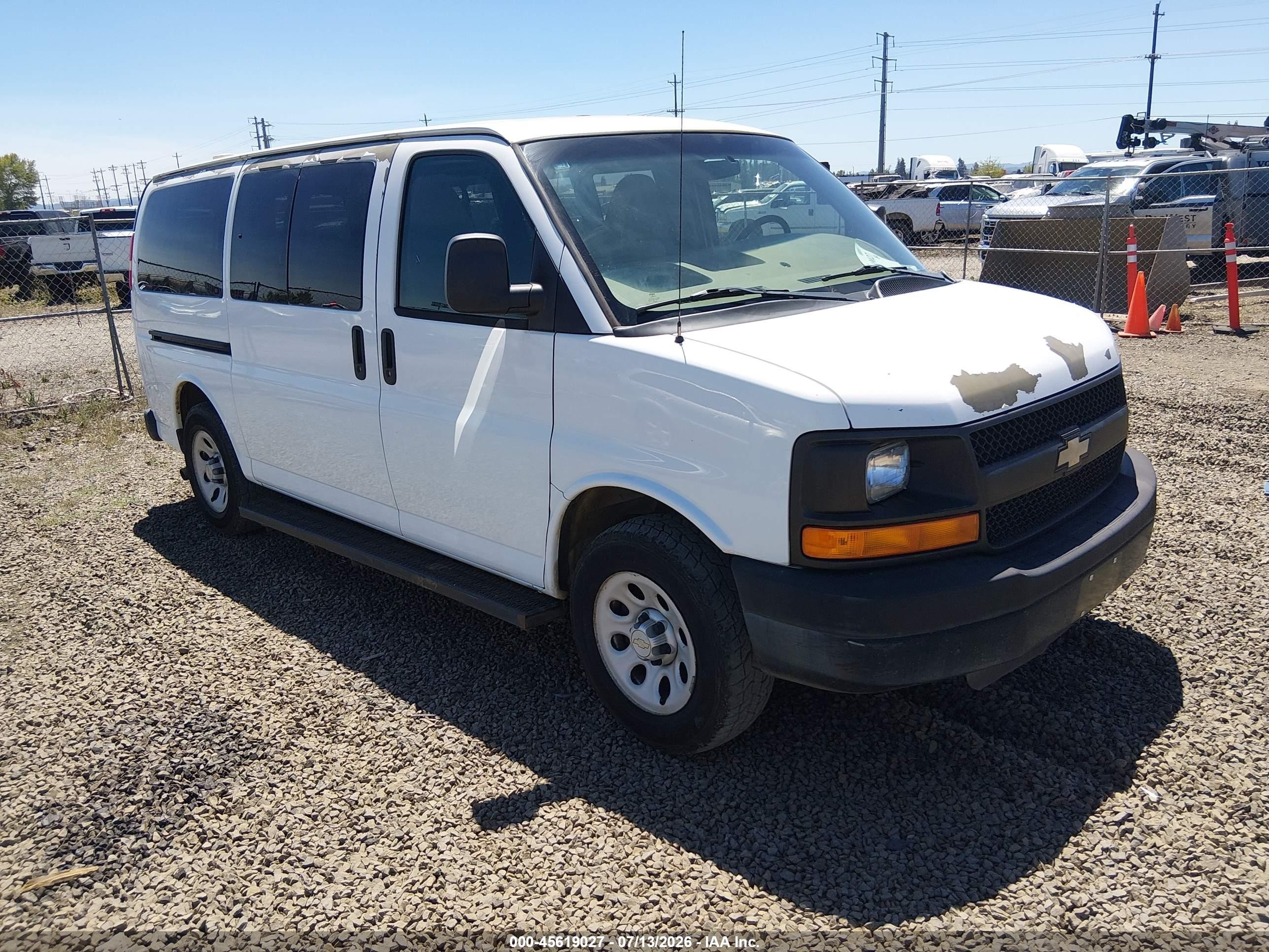 2011 Chevrolet Express 1500 Ls White vin: 1GNSHBF41B1114102