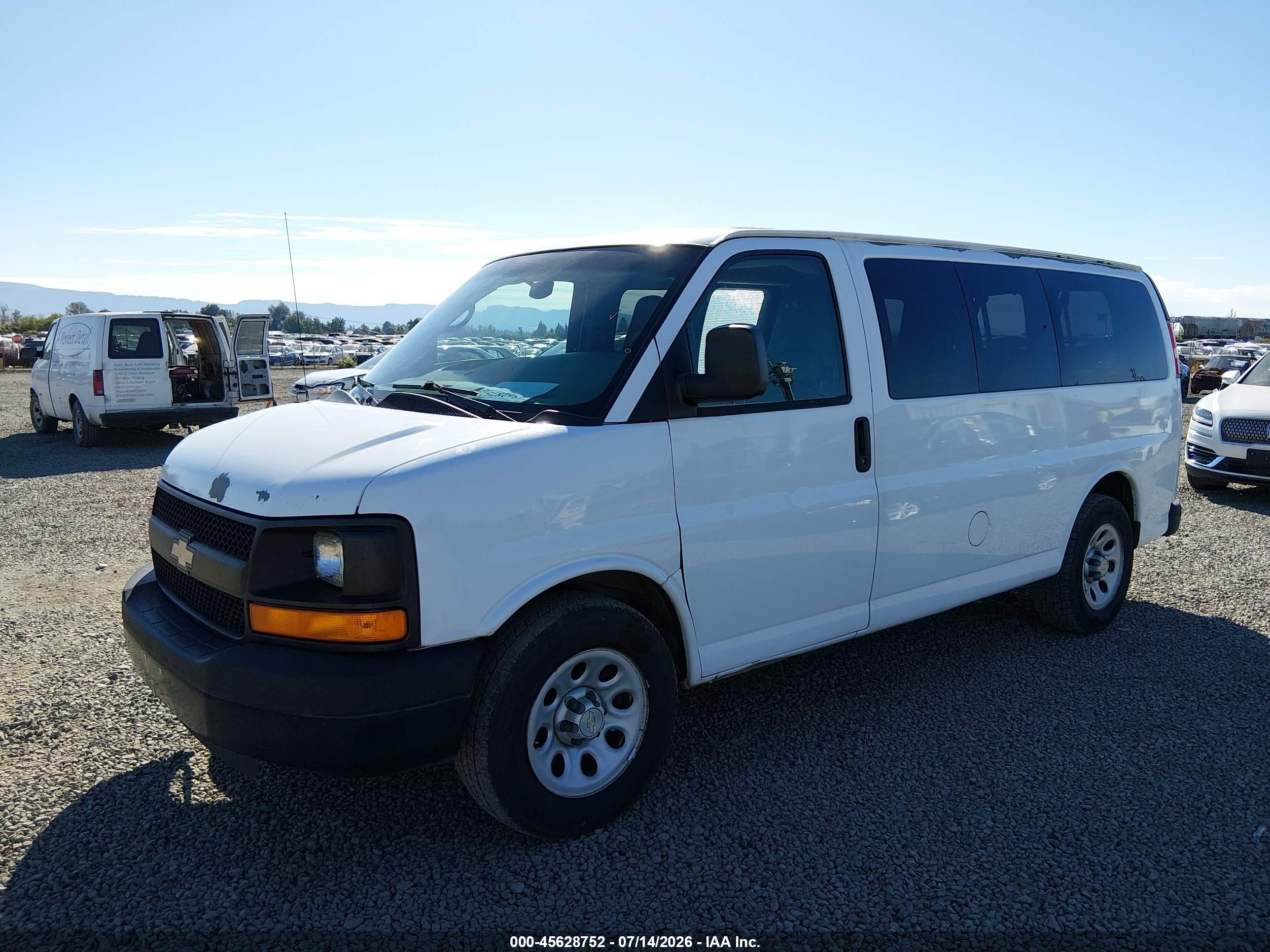 2011 Chevrolet Express 1500 Ls White vin: 1GNSHBF49B1114705