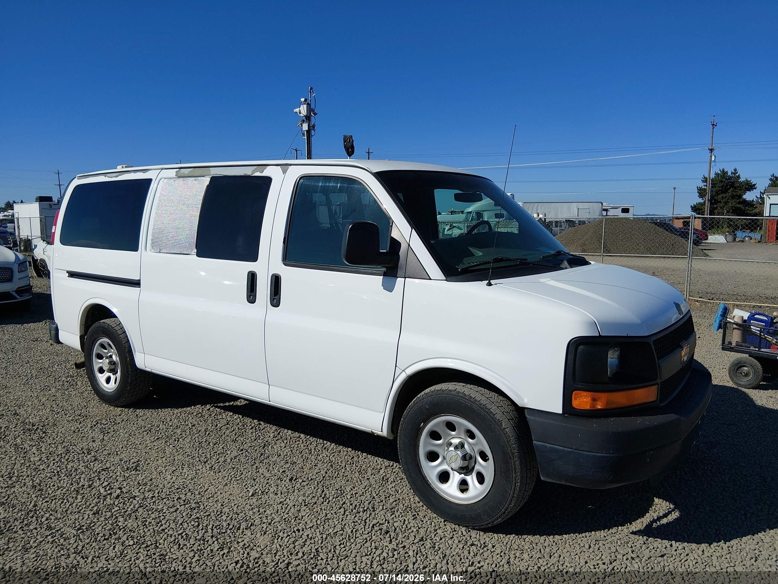 2011 Chevrolet Express 1500 Ls White vin: 1GNSHBF49B1114705