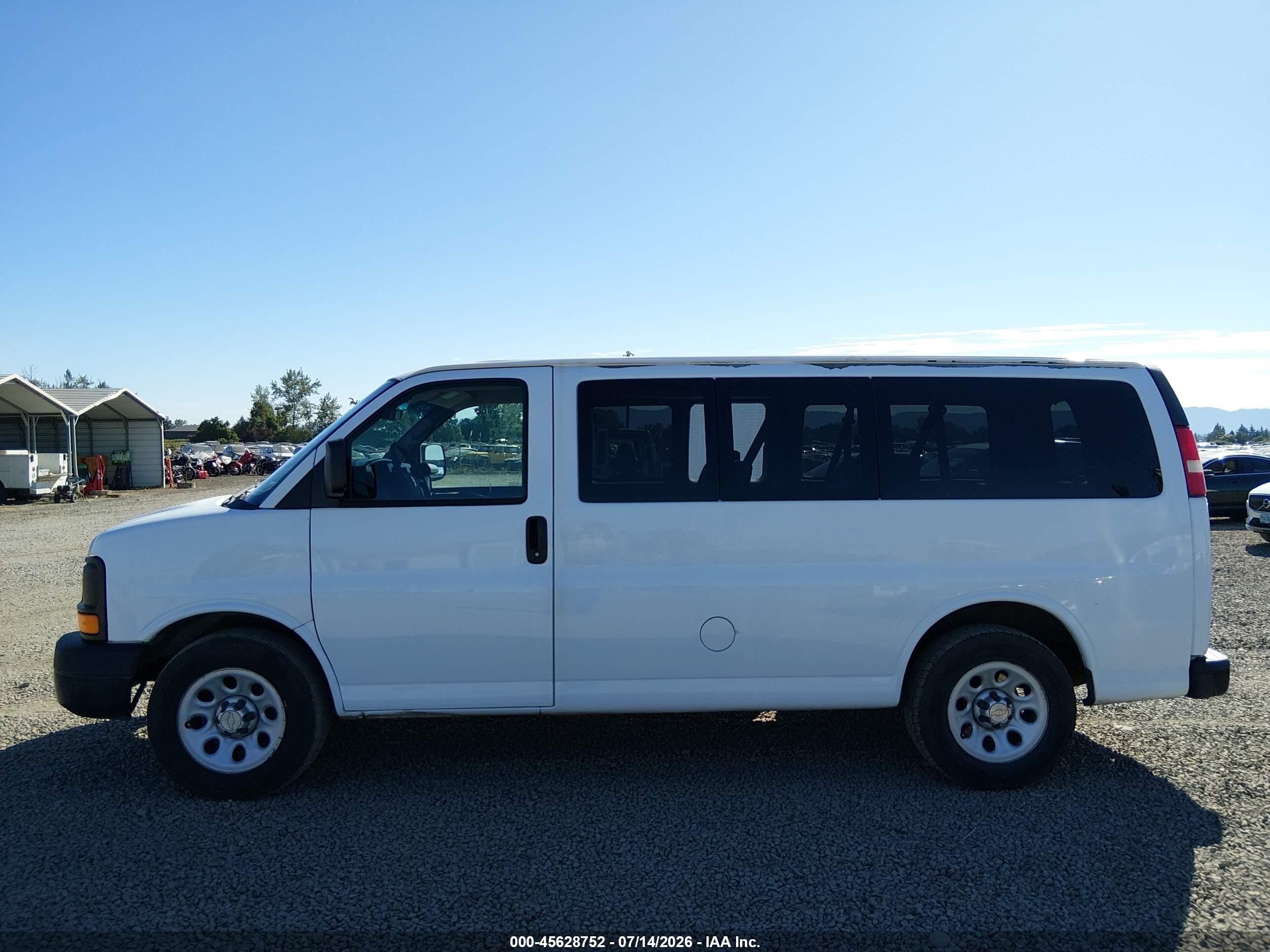 2011 Chevrolet Express 1500 Ls White vin: 1GNSHBF49B1114705