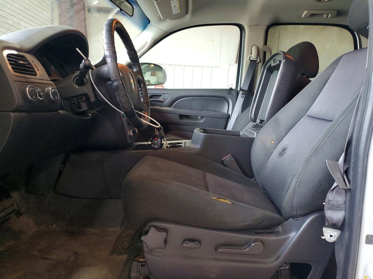 2011 Chevrolet Tahoe Белый vin: 1GNSK2E01BR136716