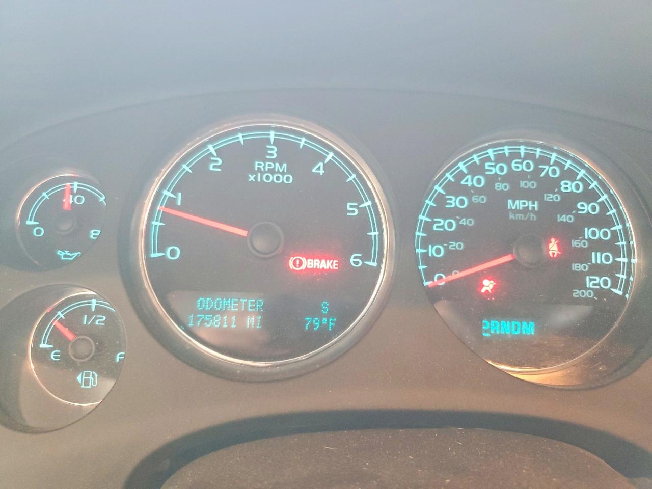2011 Chevrolet Tahoe Белый vin: 1GNSK2E01BR136716