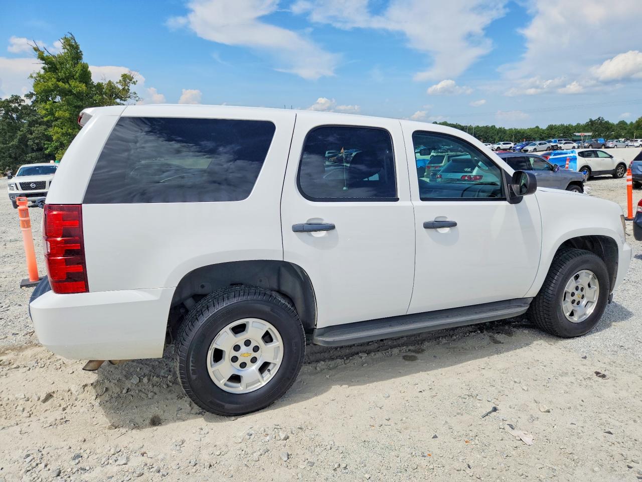 2014 Chevrolet Tahoe Special White vin: 1GNSK2E02ER172113