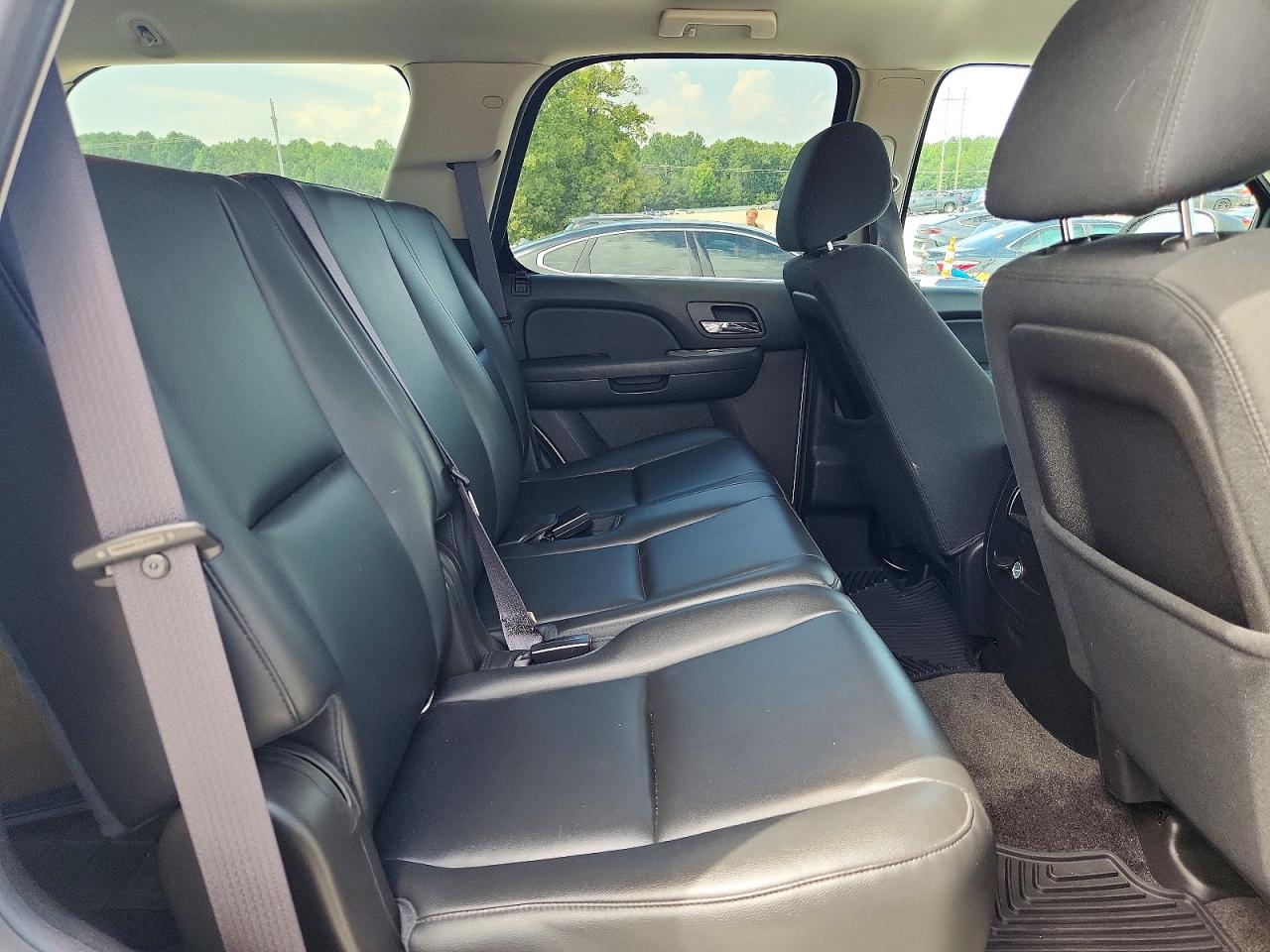 2014 Chevrolet Tahoe Special White vin: 1GNSK2E02ER172113