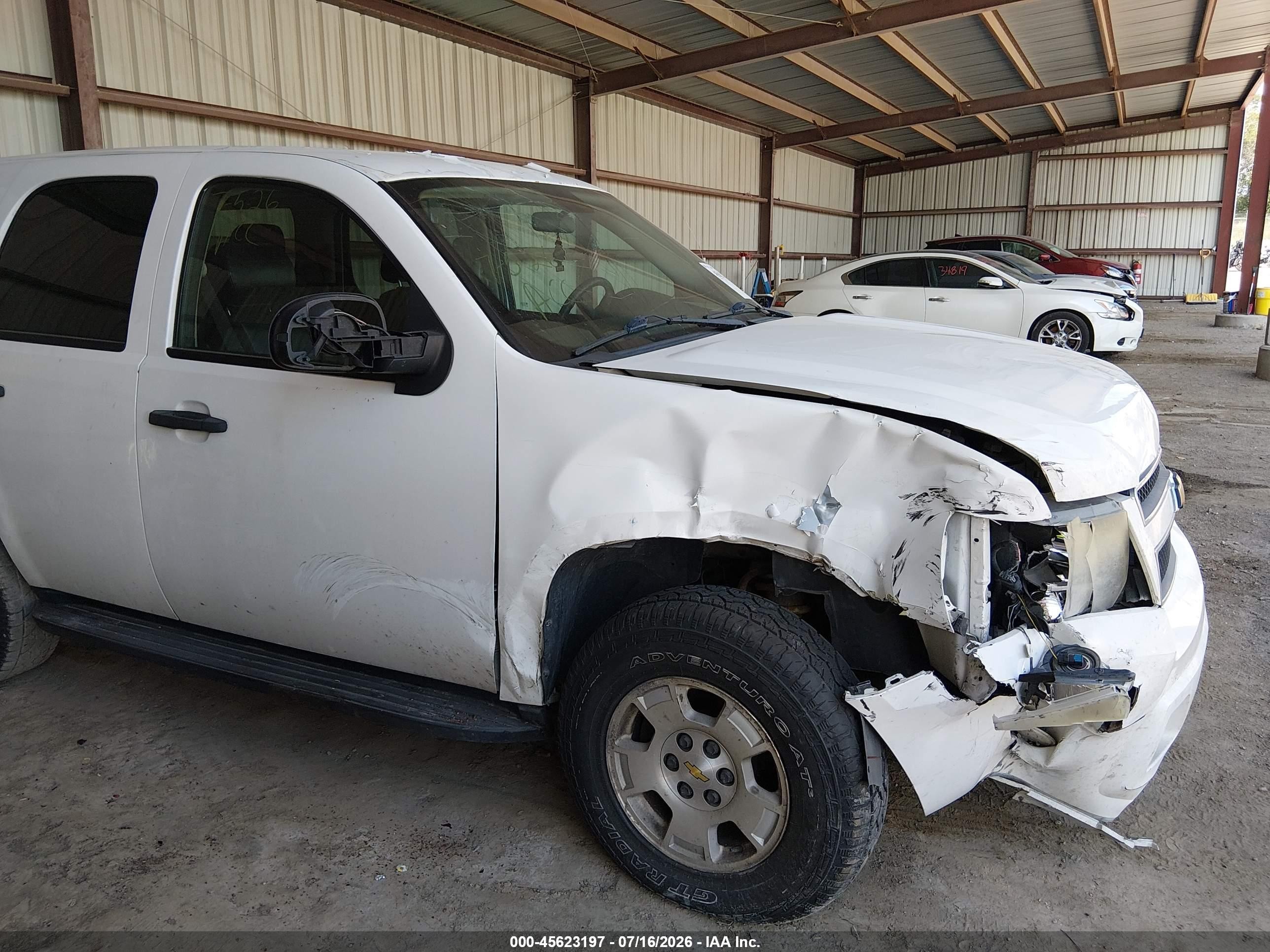 2011 Chevrolet Tahoe Commercial White vin: 1GNSK2E03BR321835