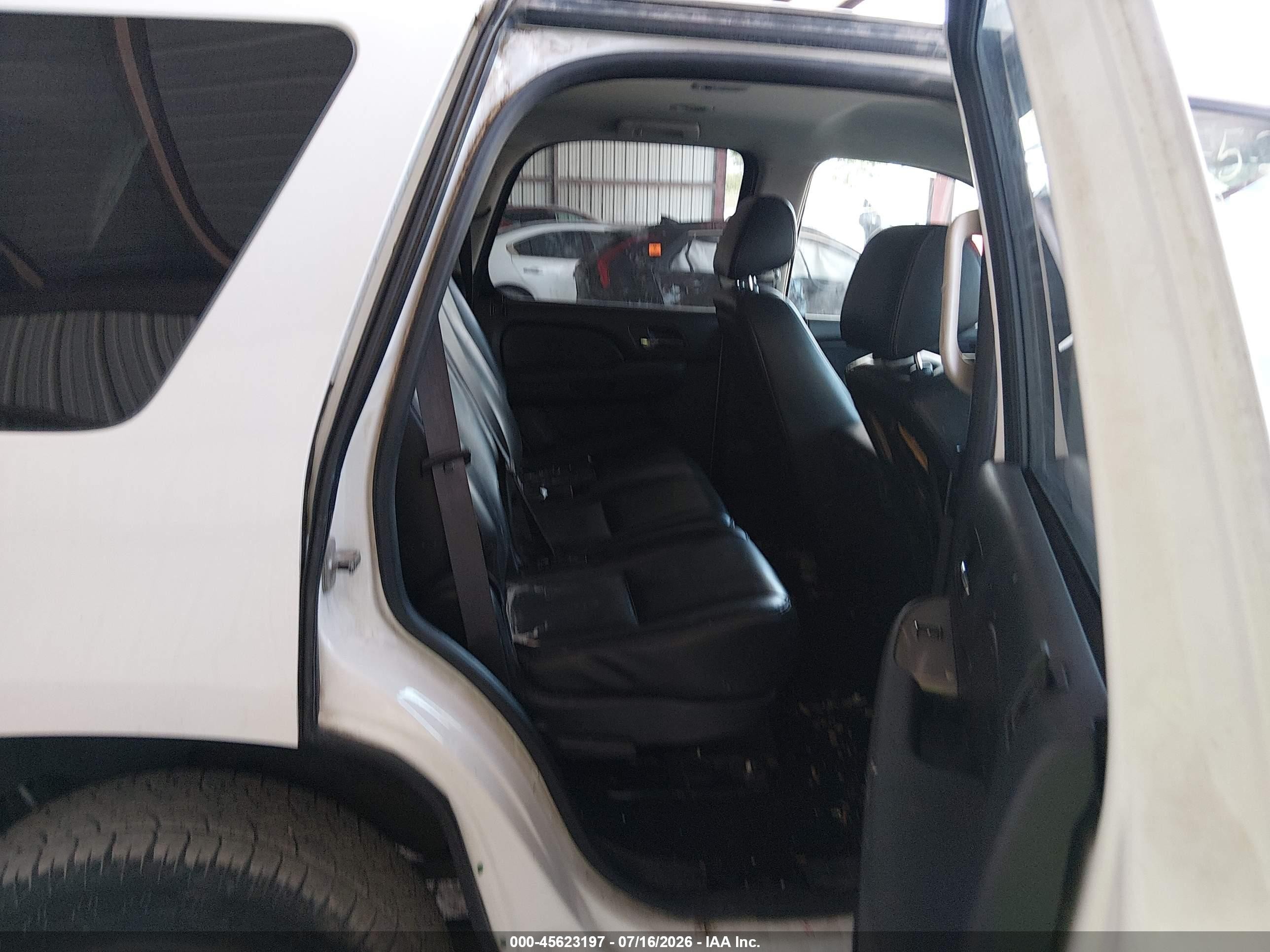 2011 Chevrolet Tahoe Commercial White vin: 1GNSK2E03BR321835