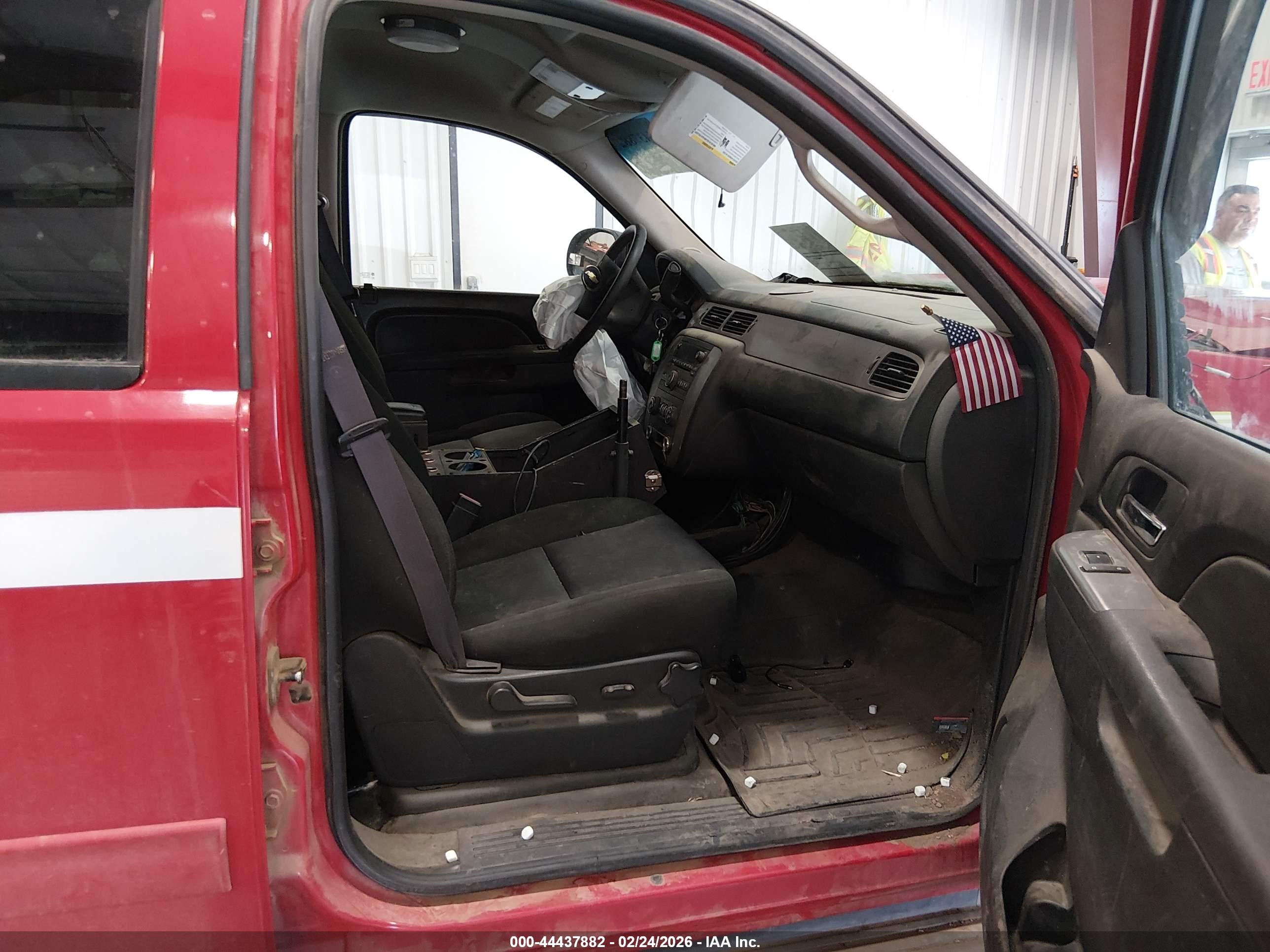 2011 Chevrolet Tahoe Special Red vin: 1GNSK2E04BR320564