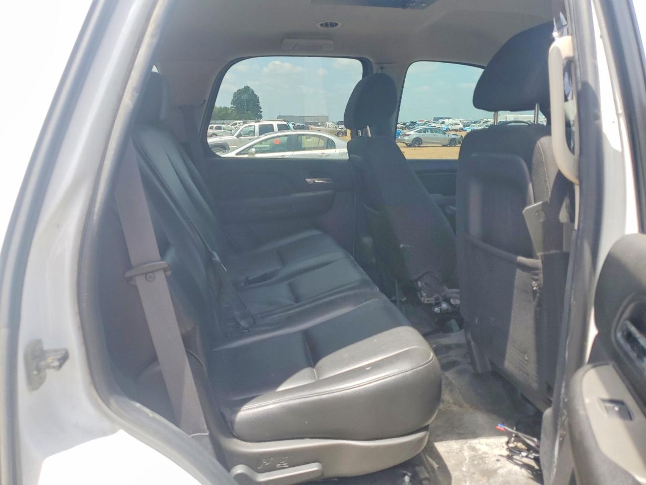 2014 Chevrolet Tahoe K1500 Белый vin: 1GNSK4E07ER163077