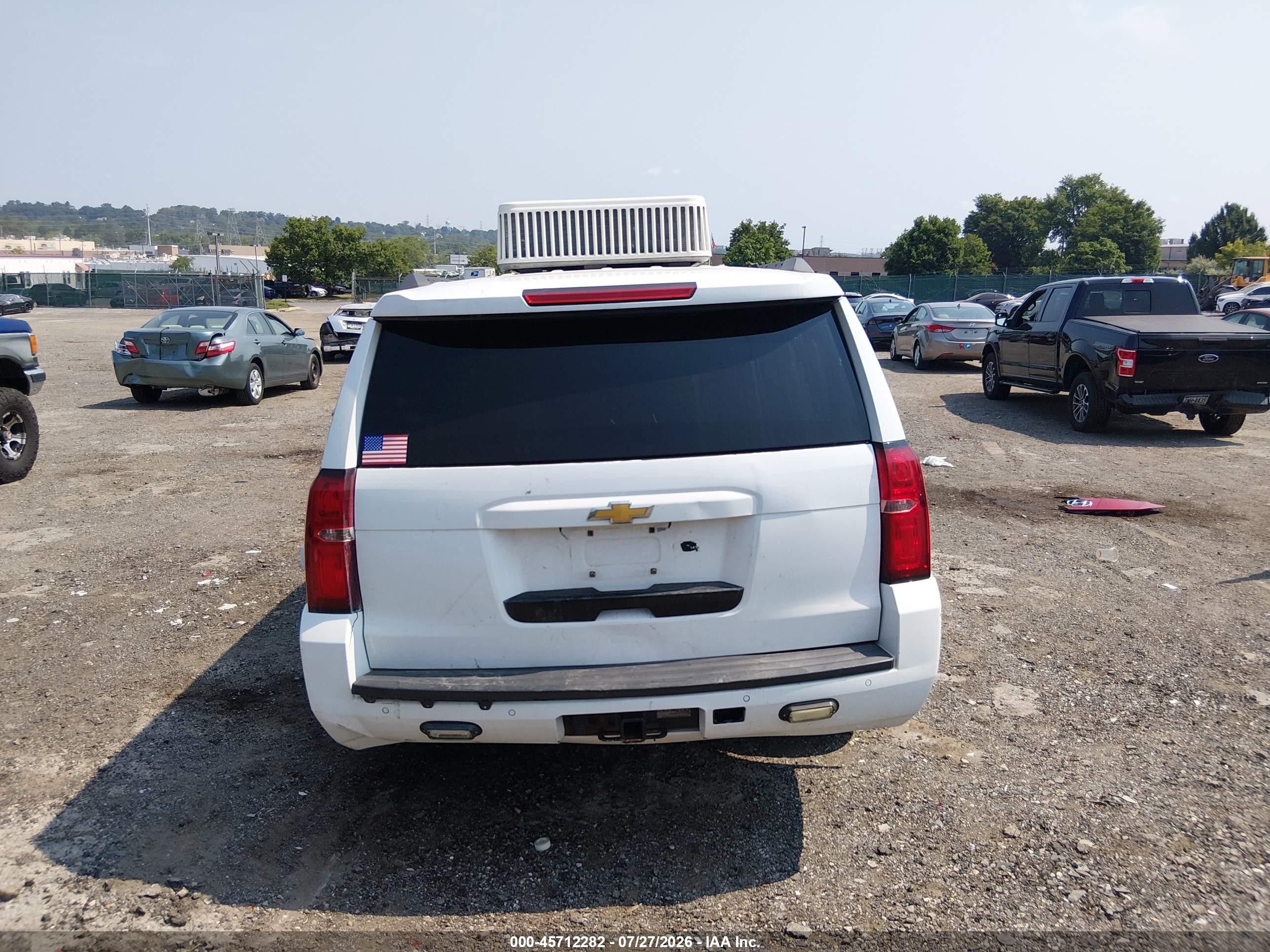 2015 Chevrolet Suburban Commercial White vin: 1GNSK5KCXFR260831