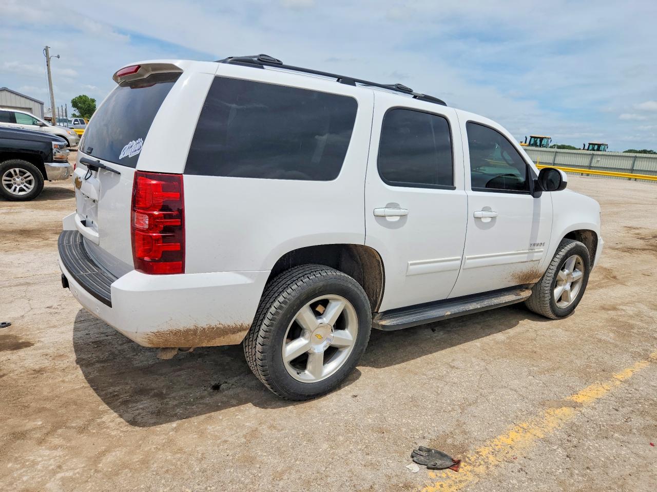 2013 Chevrolet Tahoe K1500 Ls White vin: 1GNSKAE00DR328867