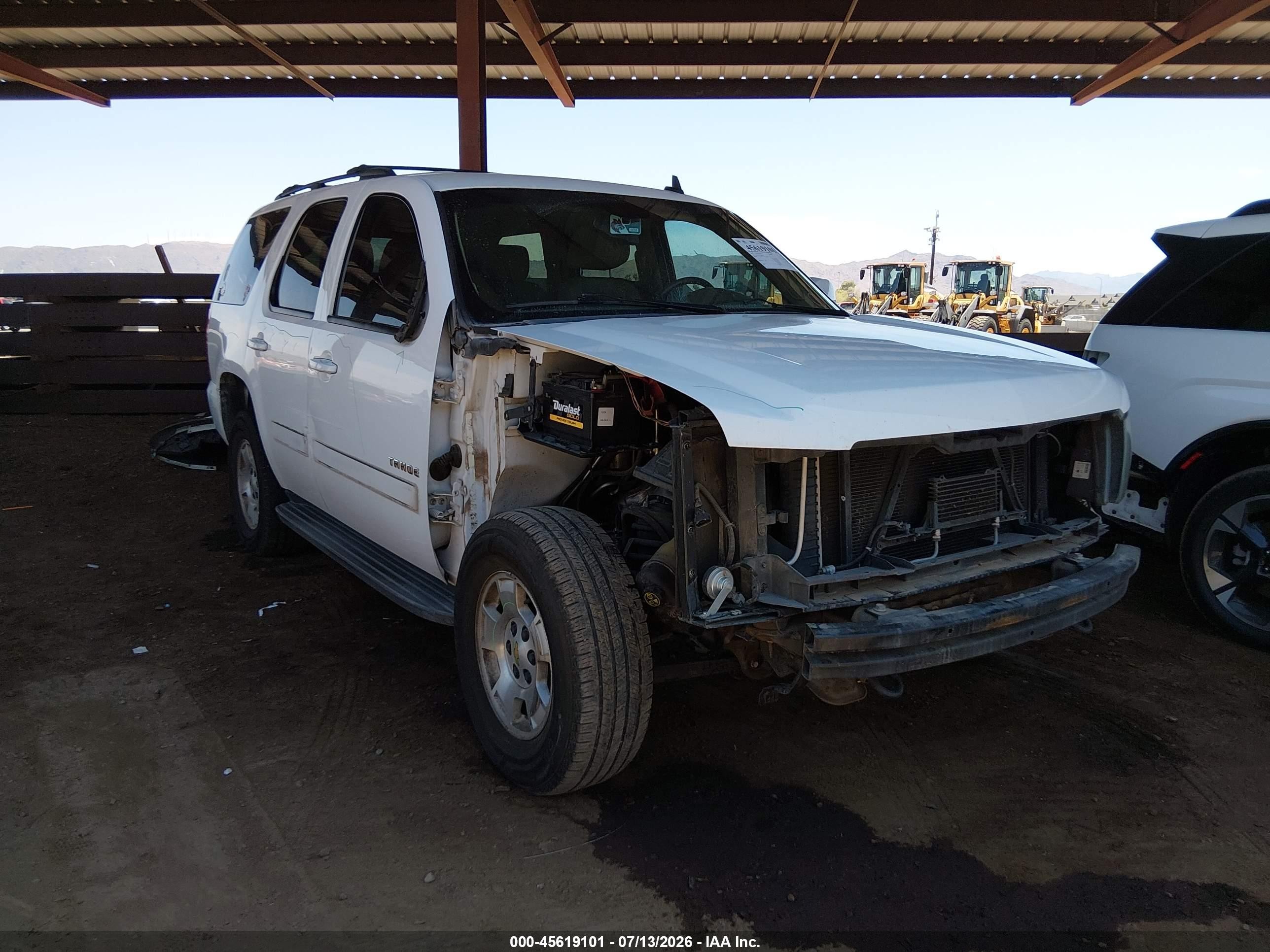 2013 Chevrolet Tahoe Ls White vin: 1GNSKAE01DR366592