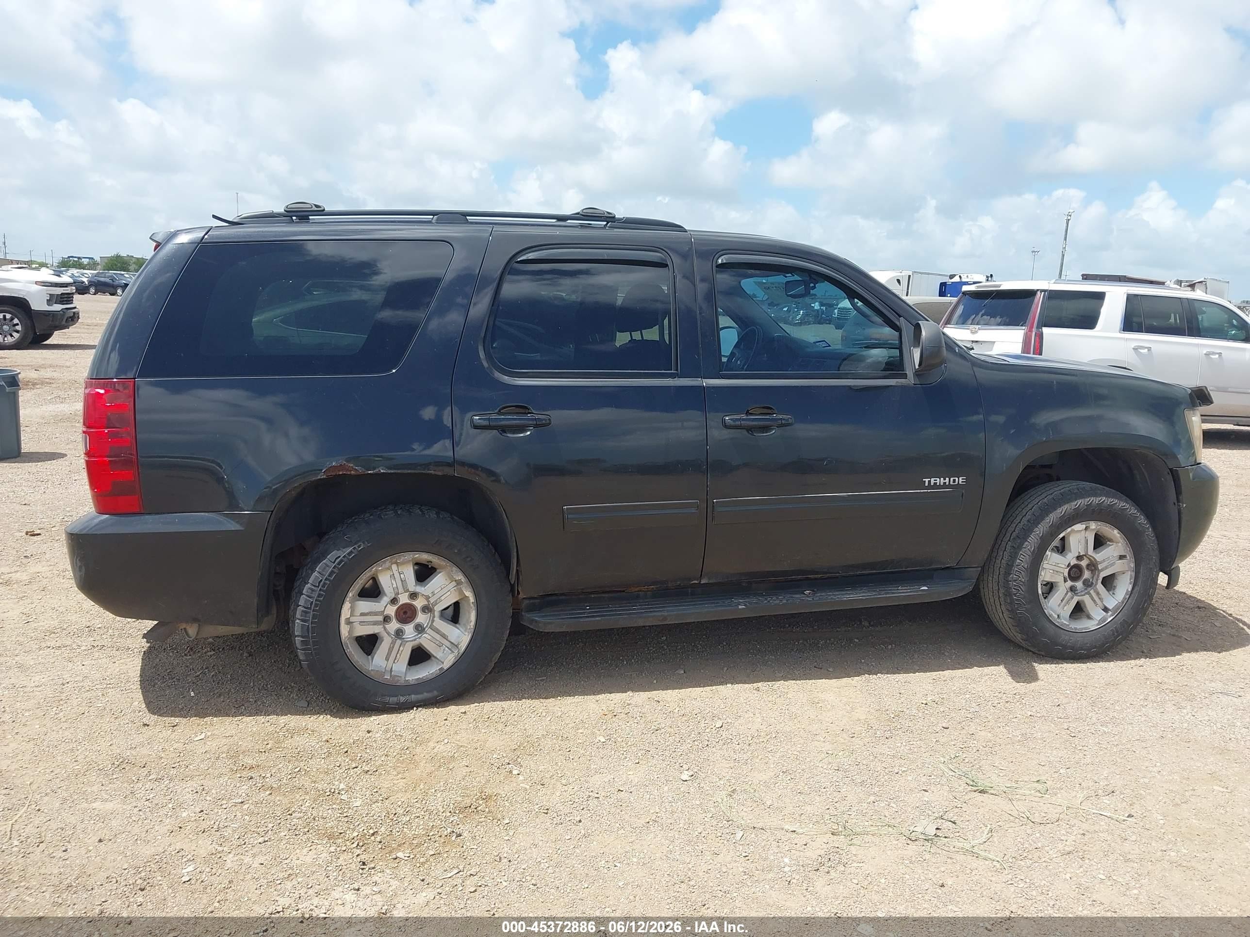 2011 Chevrolet Tahoe Ls Black vin: 1GNSKAE02BR353069