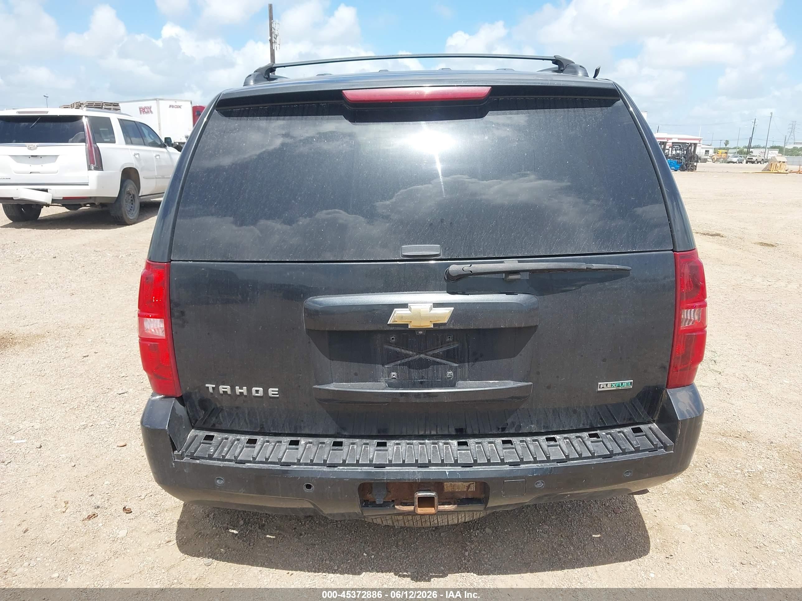 2011 Chevrolet Tahoe Ls Black vin: 1GNSKAE02BR353069